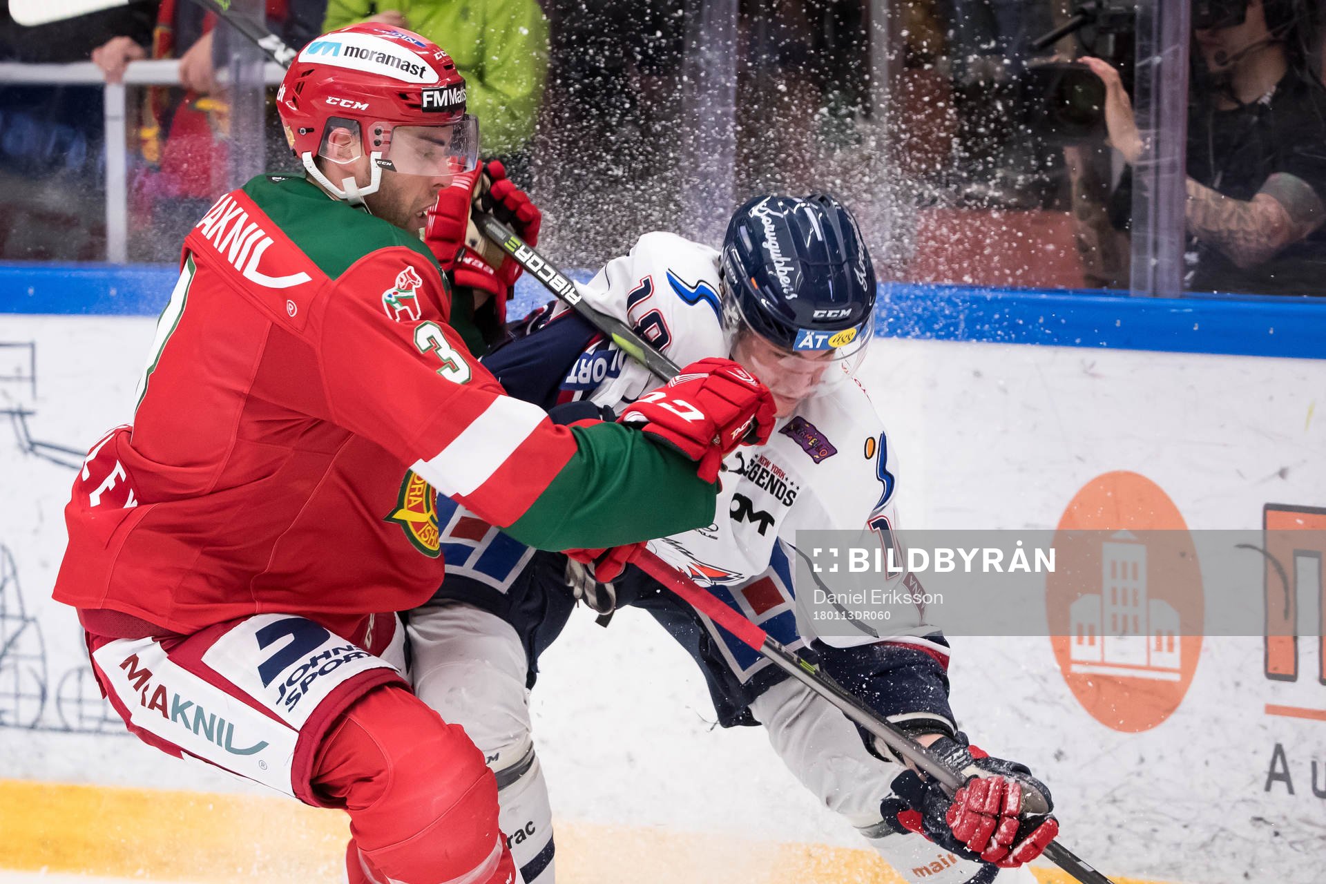 Moras Brandon Gormley och Linköpings Jacob Lilja  i