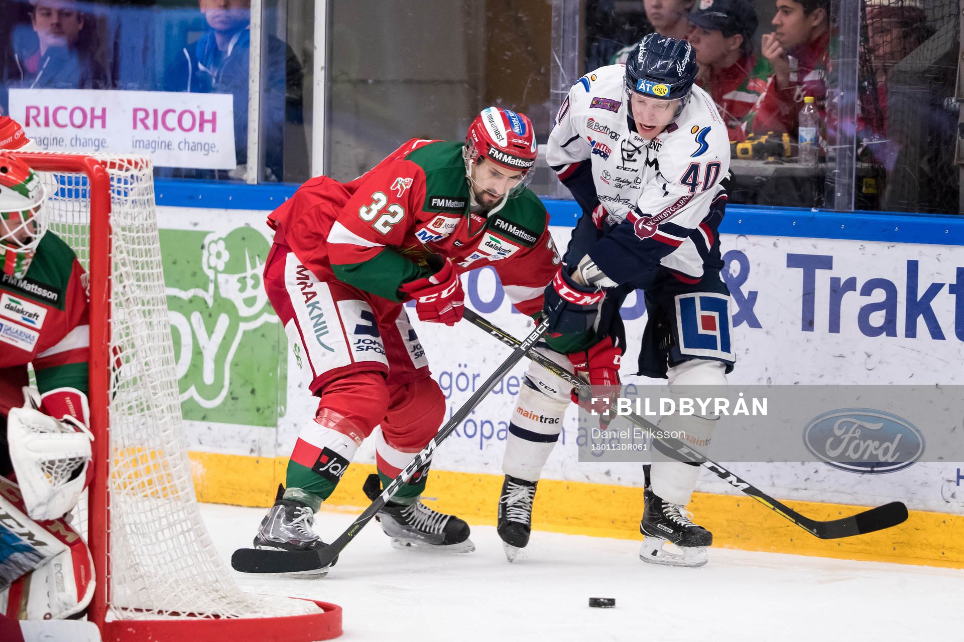 Moras Daniel Grillfors och Linköpings Ken André Olimb  i
