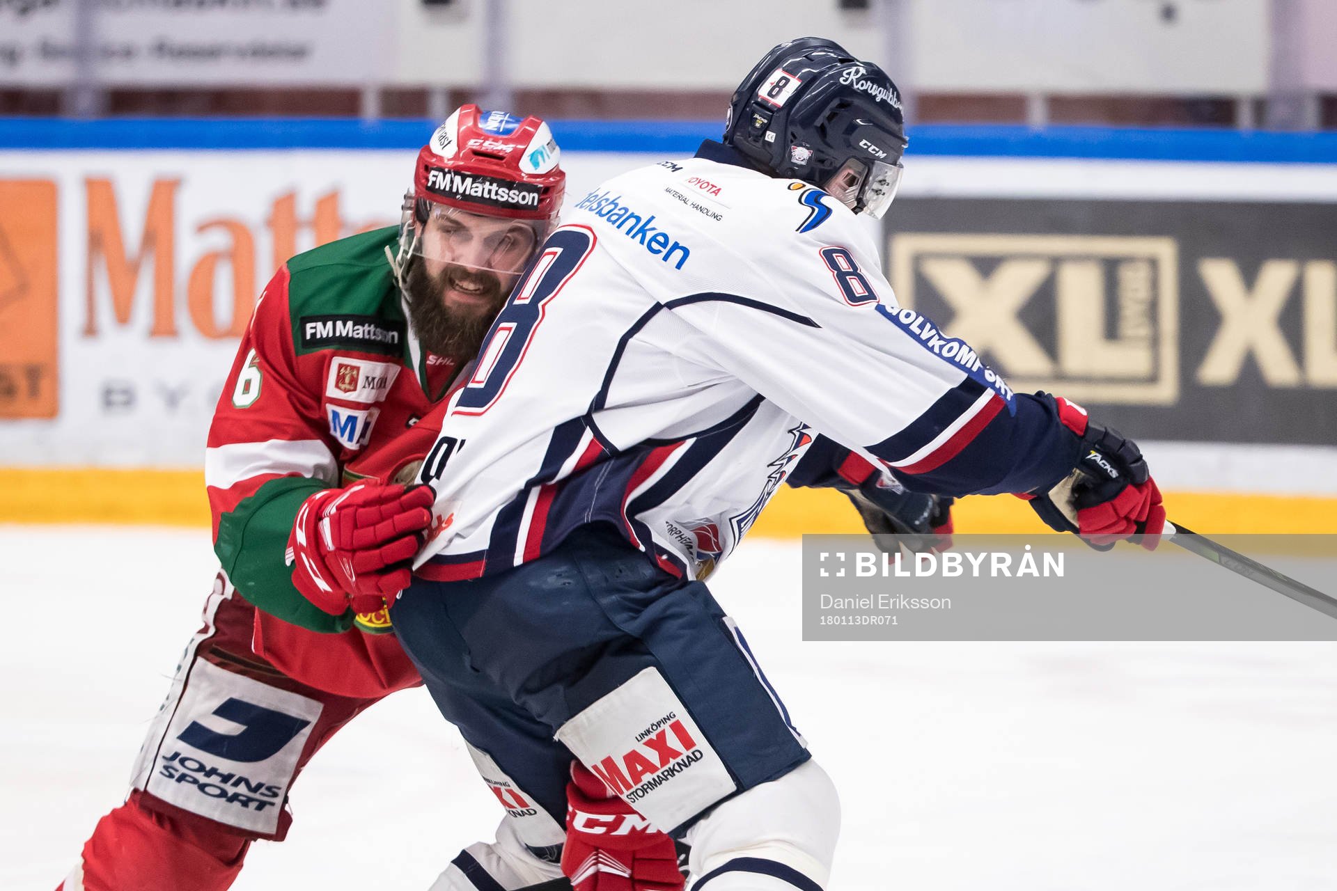 Moras Steven Seigo och Linköpings Derek Roy  i