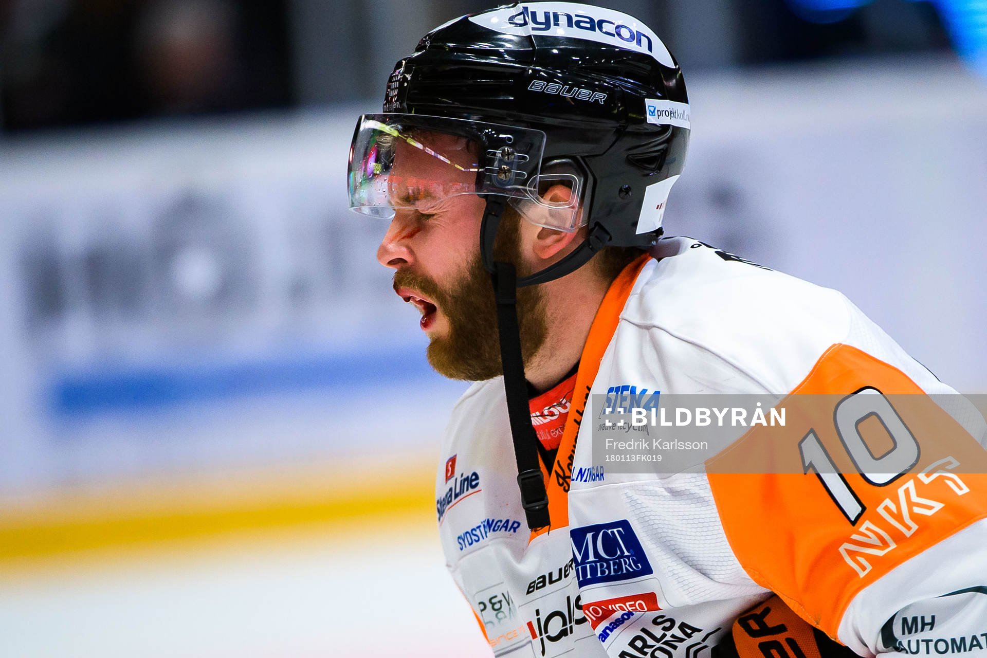 Karlskronas Mattias Guter blöder i ansiktet