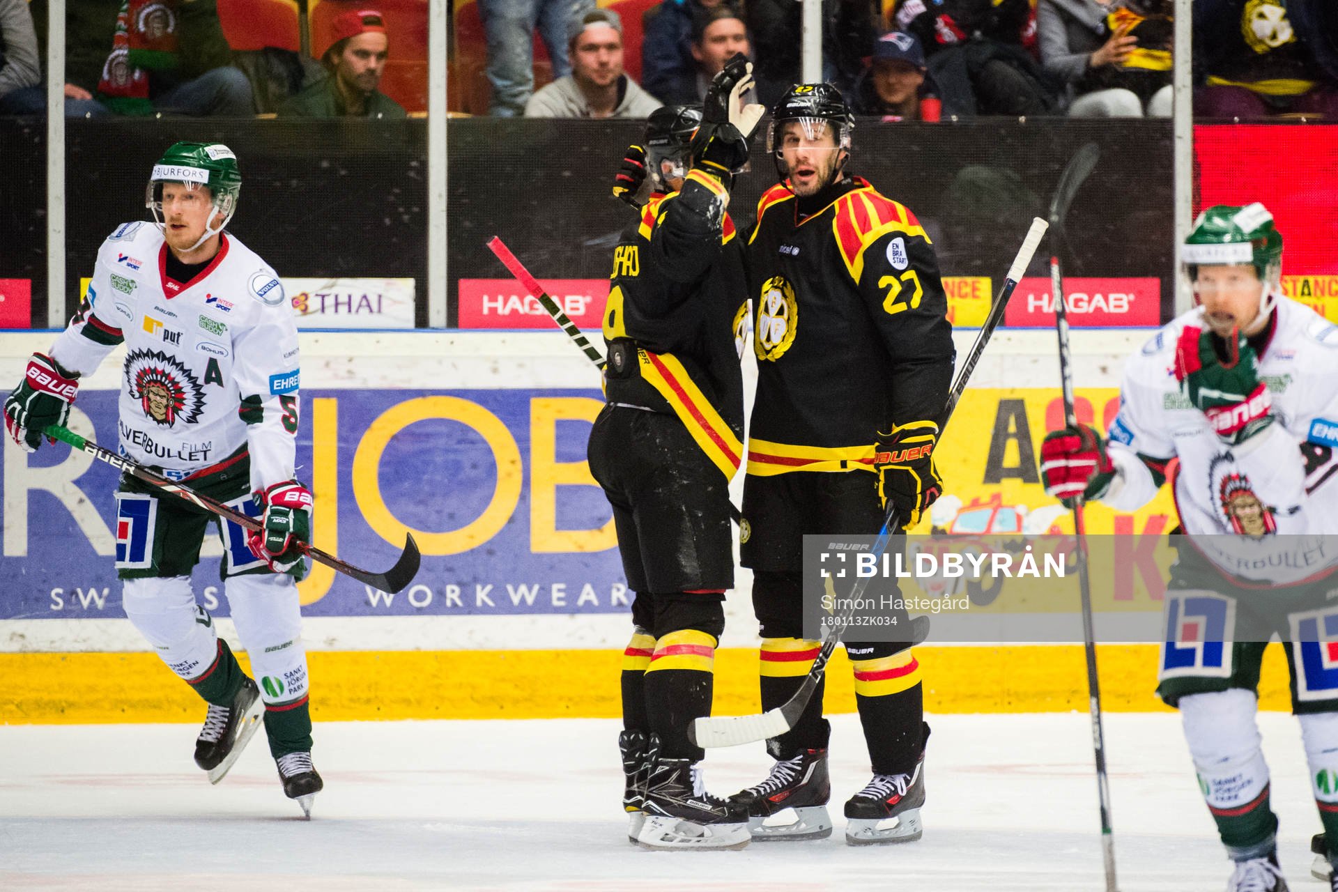 Brynäs Aaron Palushaj jublar med Drew Miller