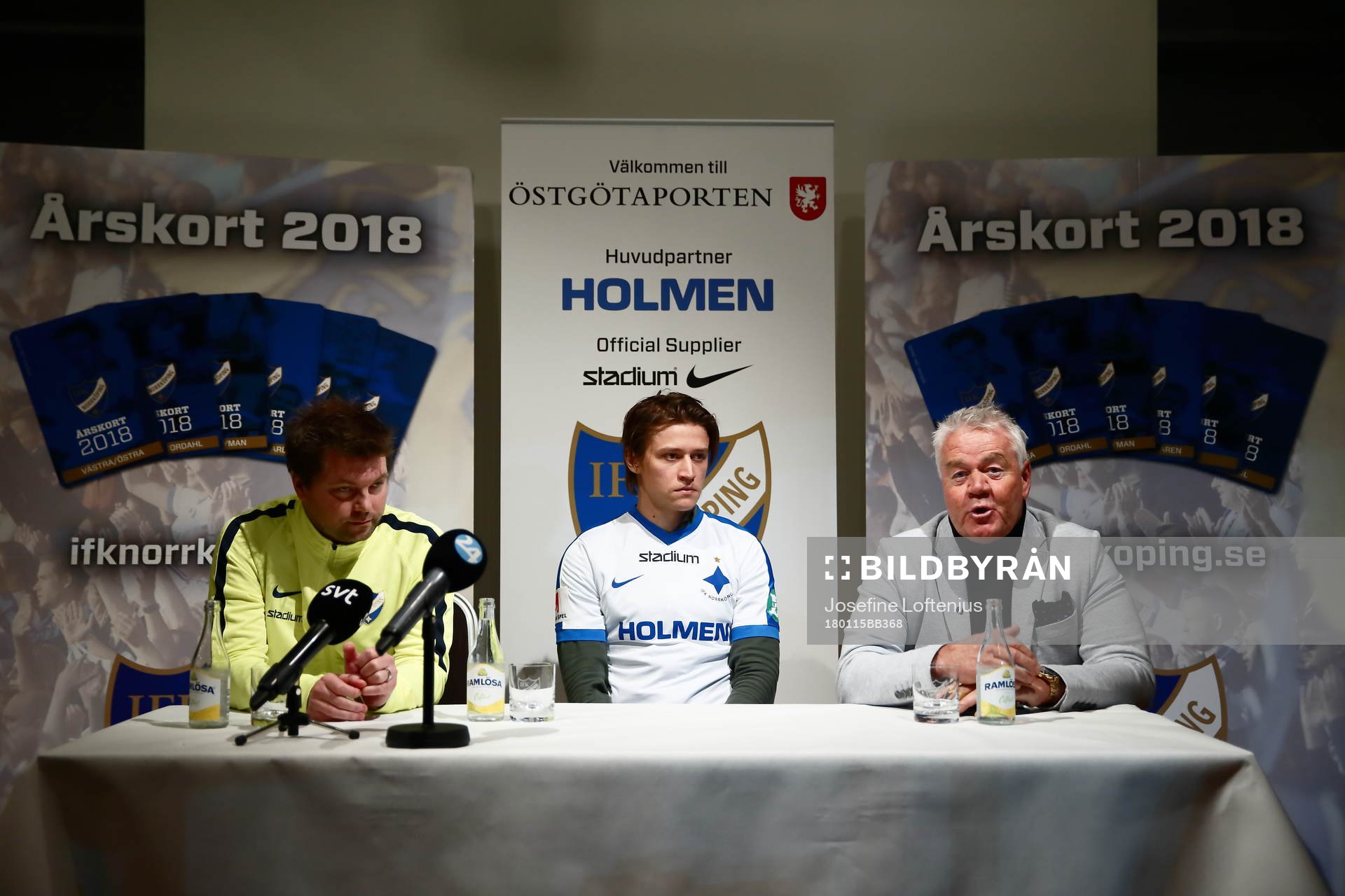 Norrköpings ordförande Peter Hunt presenterar Simon Thern