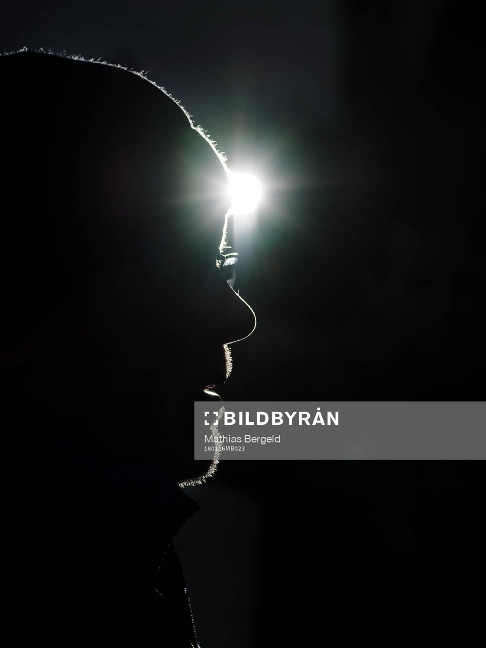 Siluett av förbundskaptenen för Sveriges damlandslag i