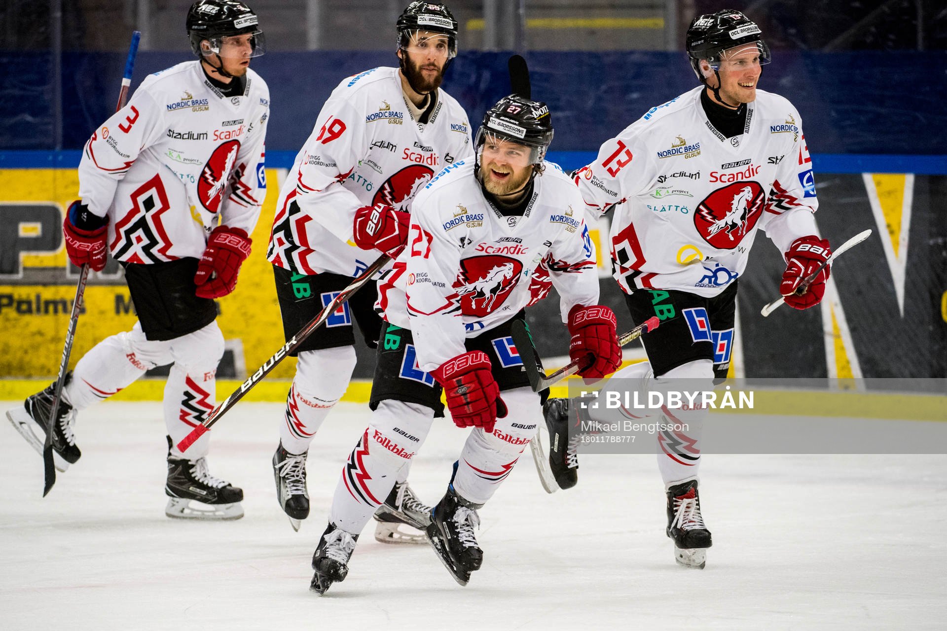 Vita Hästens Alexander Pettersson har kvitterat till 2-2