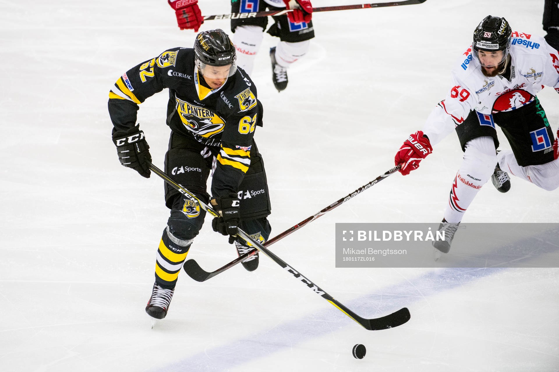 Panterns Oscar Nord och Vita Hästens Emil Eriksson