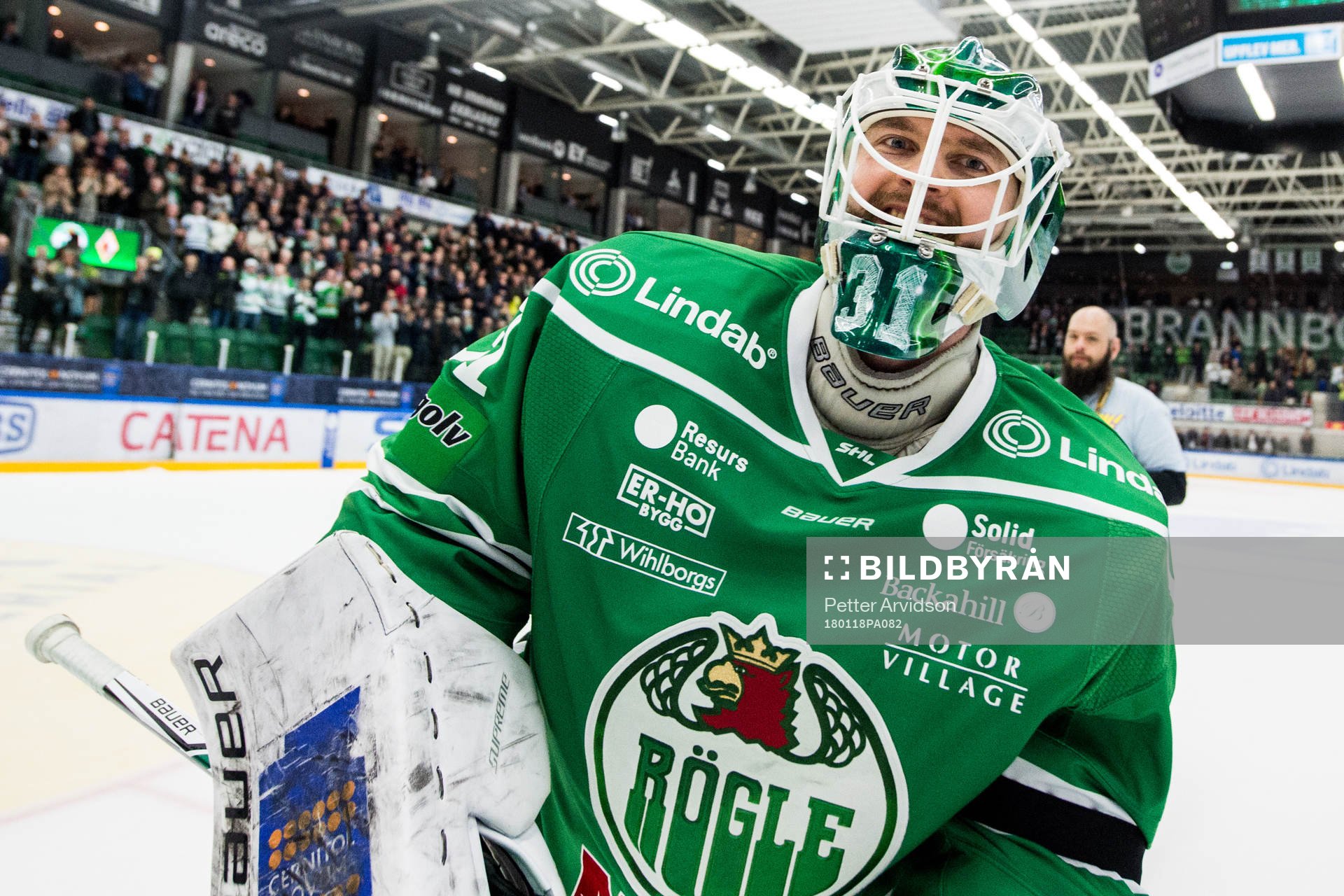 Rögles målvakt Ville Kolppanen jublar
