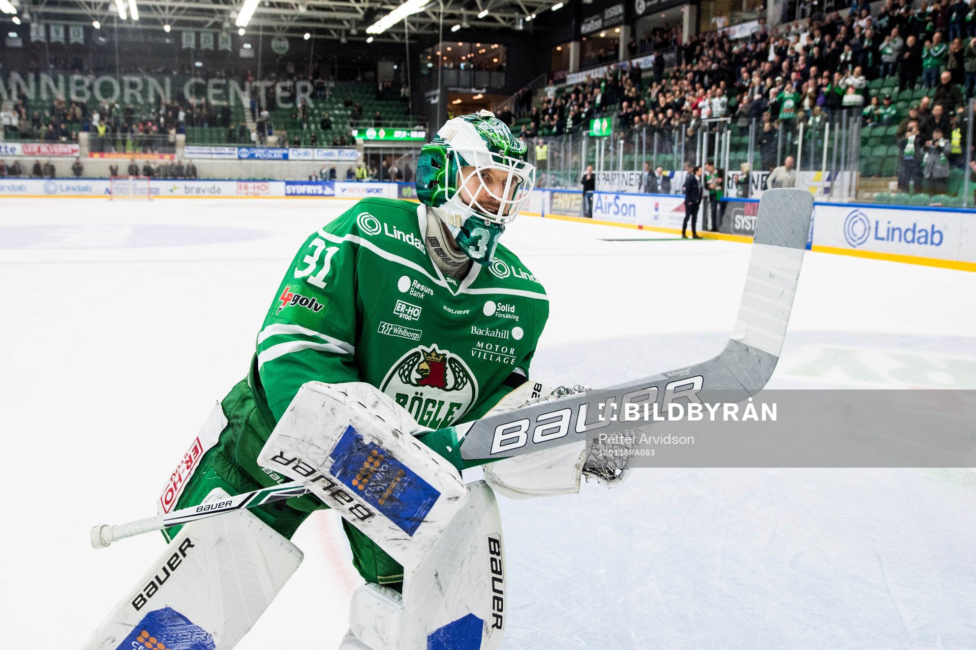 Rögles målvakt Ville Kolppanen jublar