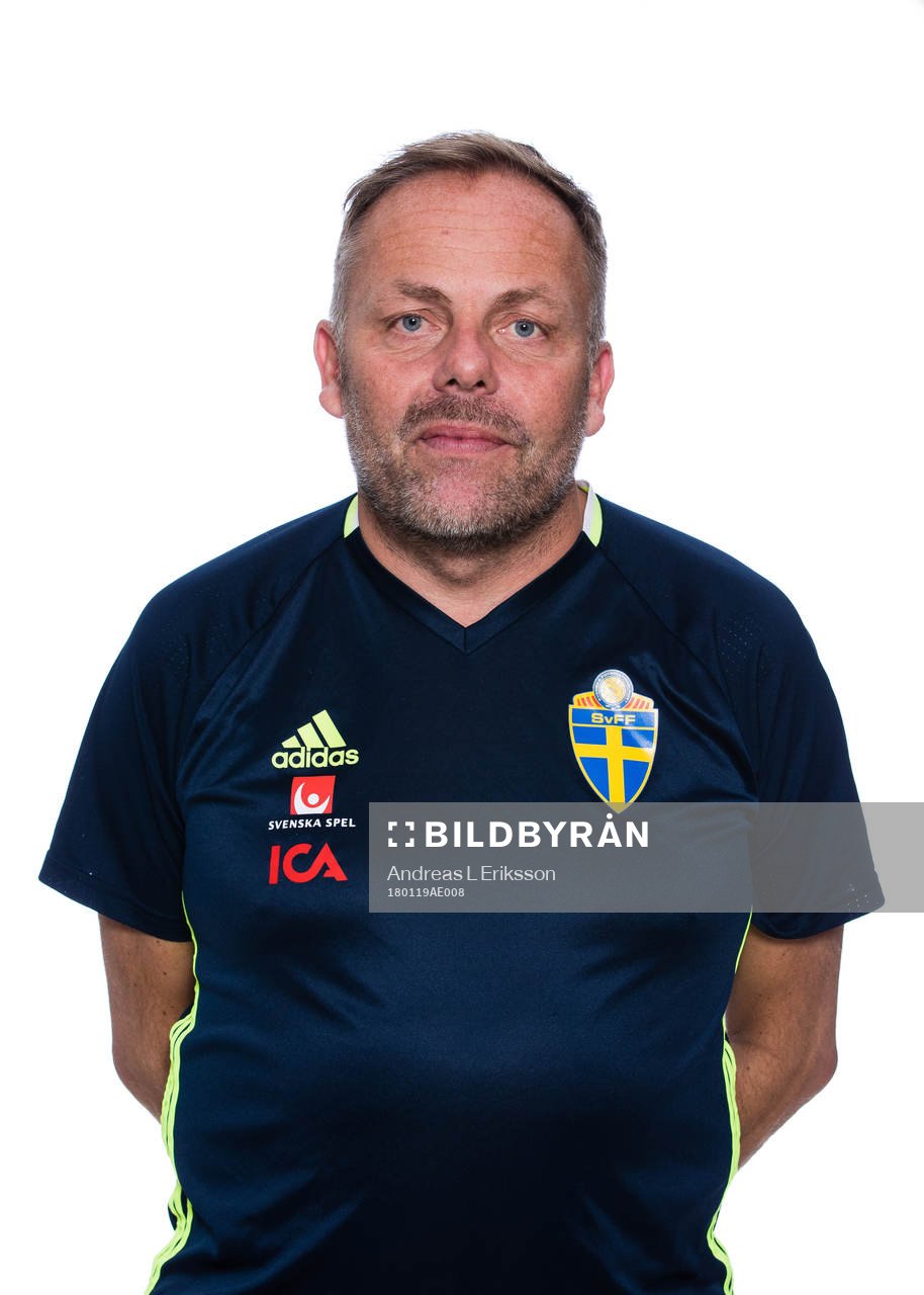Anders Johansson, förbundskapten, i F19/99-landslaget