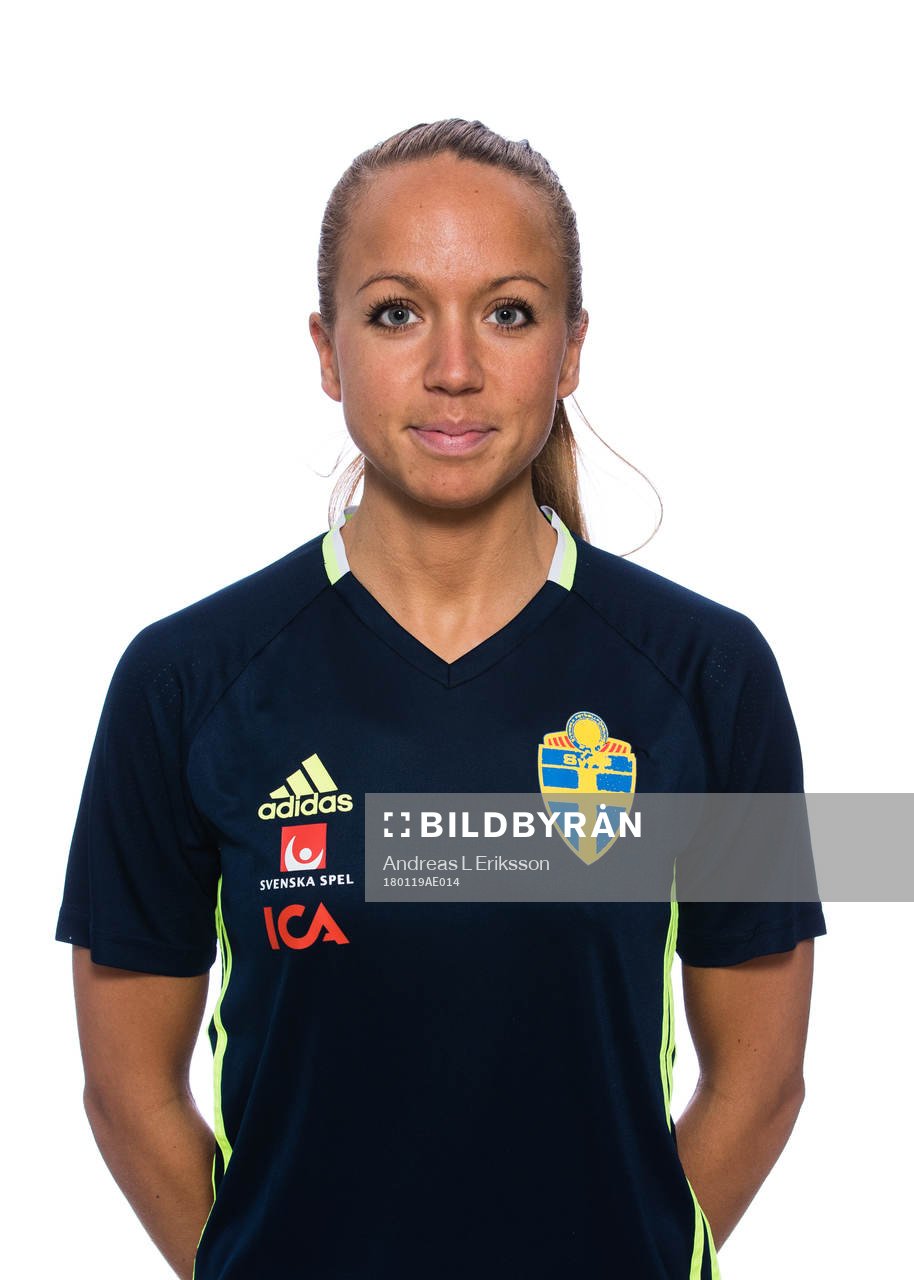 Malin Levenstad, tränare, i F19/99-landslaget
