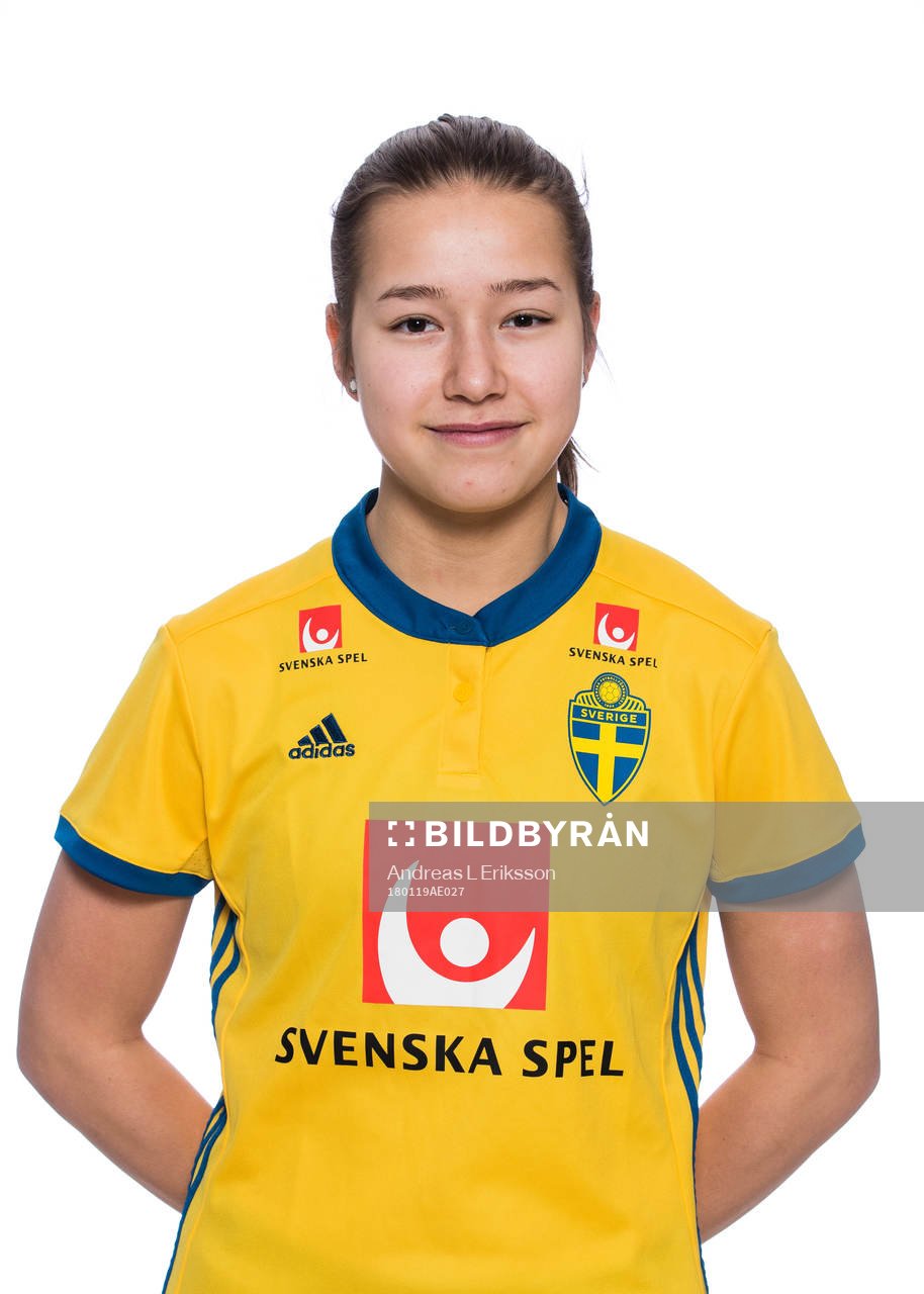 Emma Engström i F19/99-landslaget poserar för ett porträtt den 19 januari 2018 i Stockholm. 