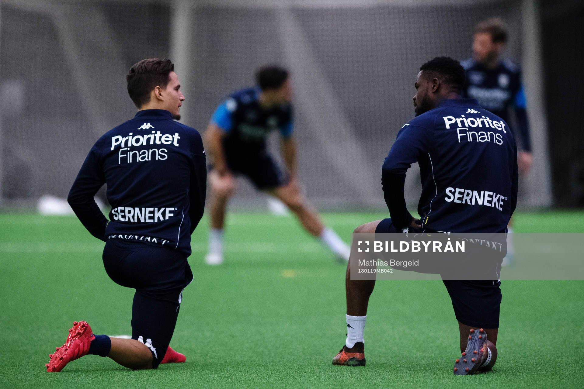 Amin Affane och Abdul Razak stretchar