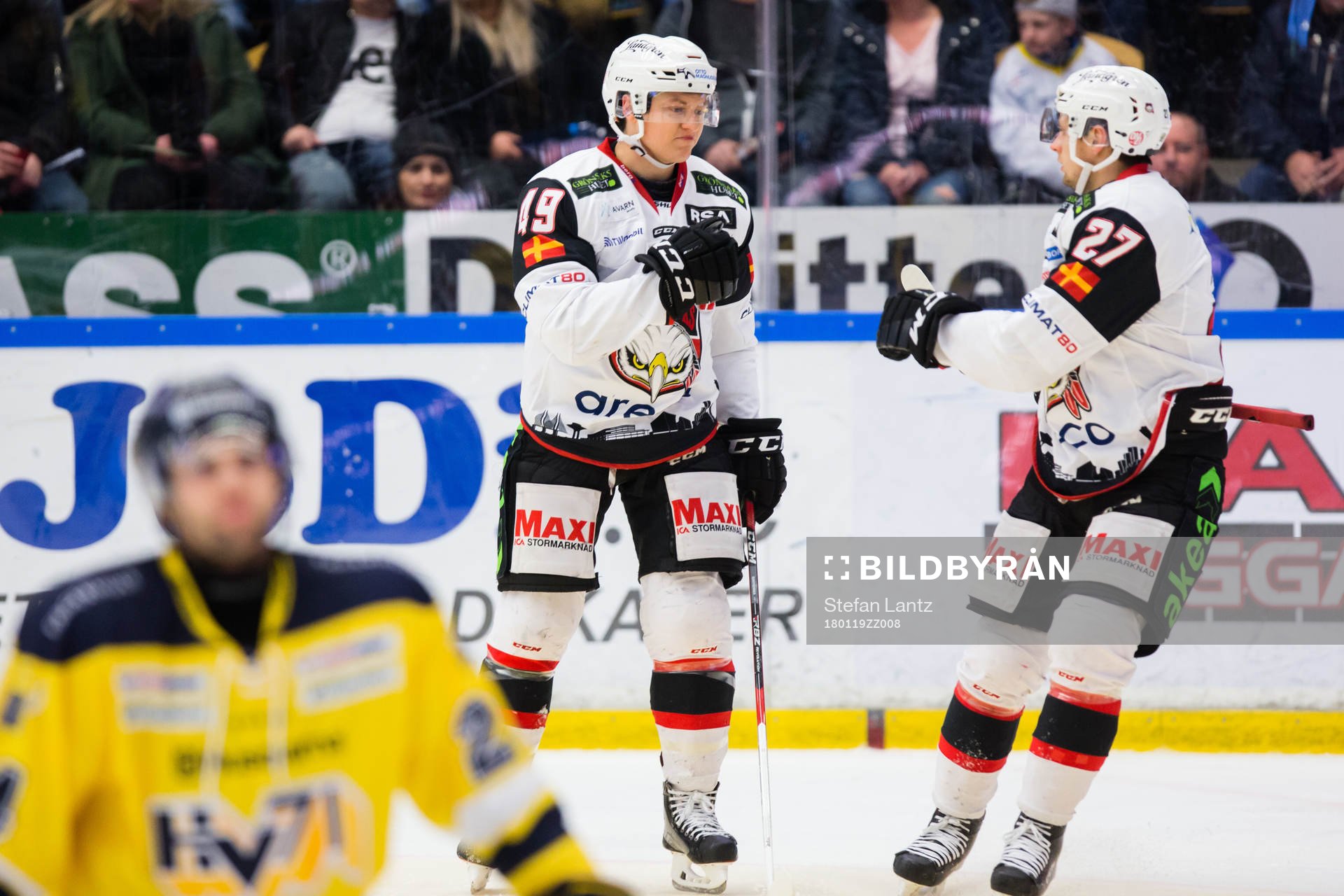Malmö Redhawks Rhett Rakhshani och Daniel Zaar jublar