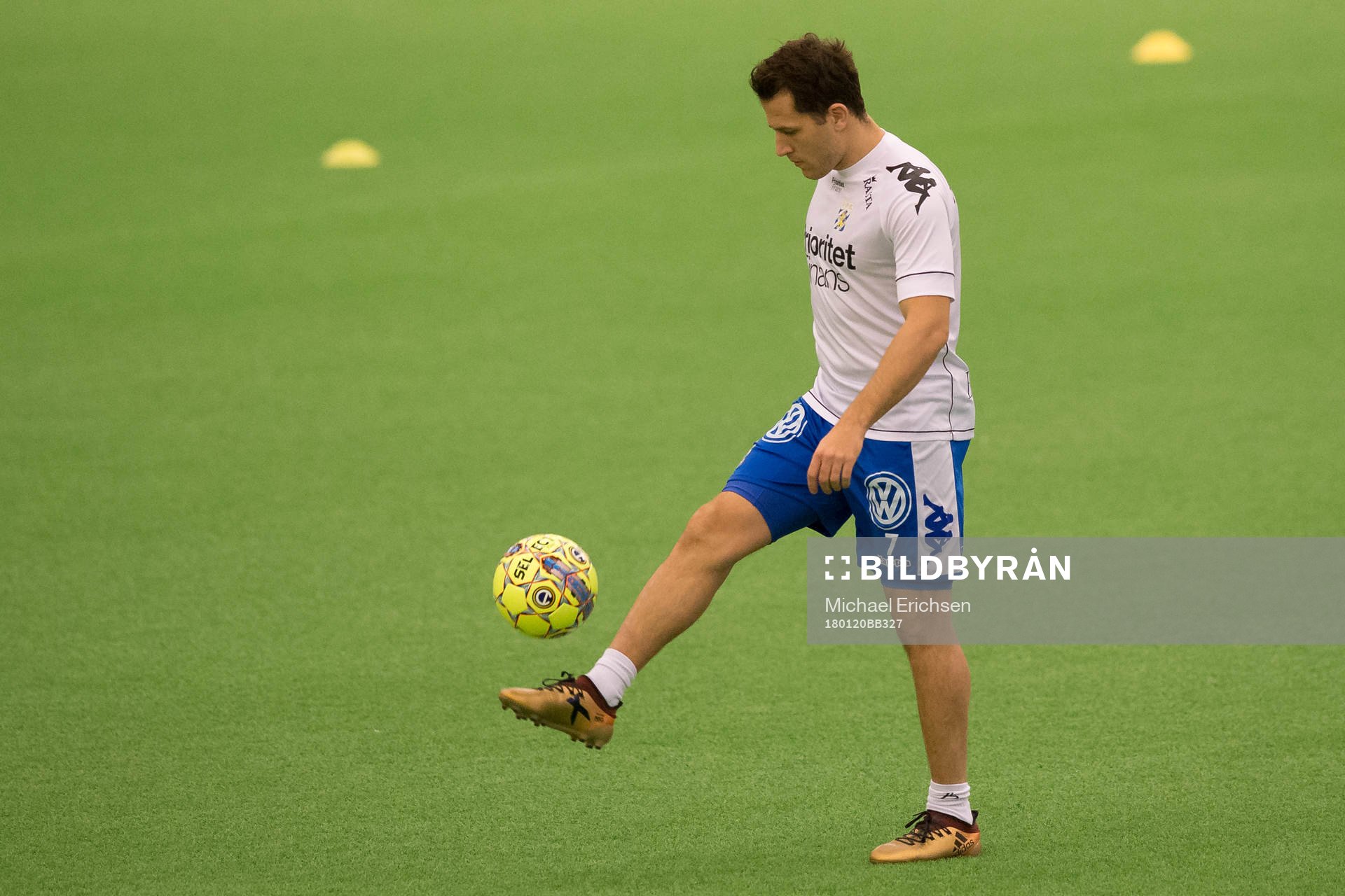 IFK Göteborgs Tobias Hysén värmer upp innan en