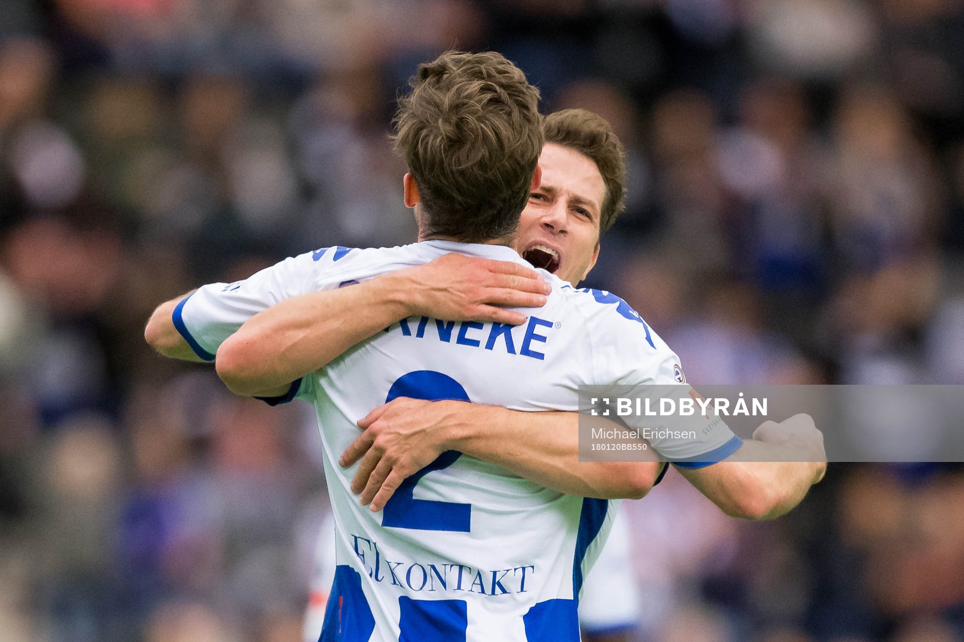 IFK Göteborgs Emil Salomonsson jublar ihop med  och