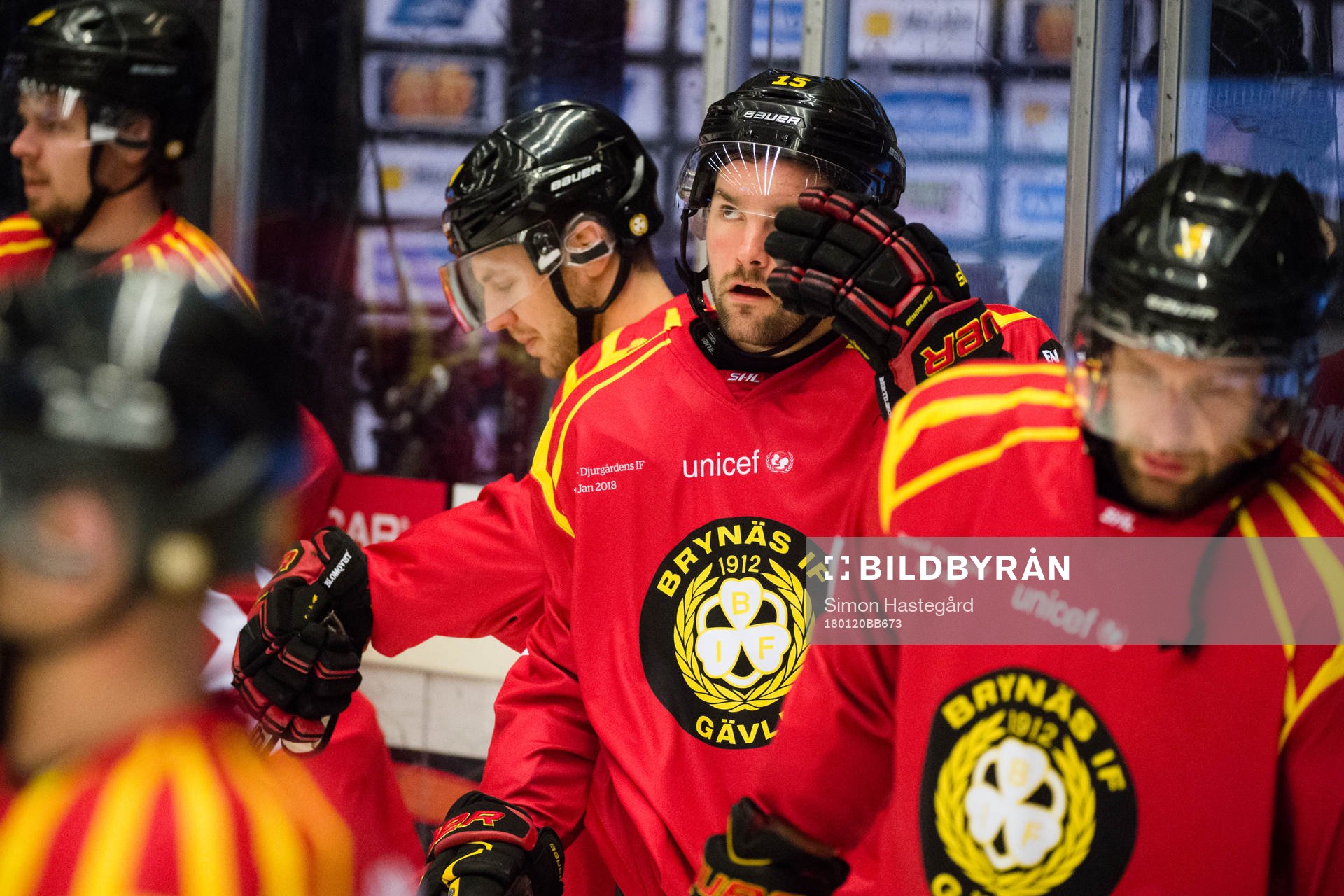 Brynäs Simon Bertilsson före ishockeymatchen i SHL mellan