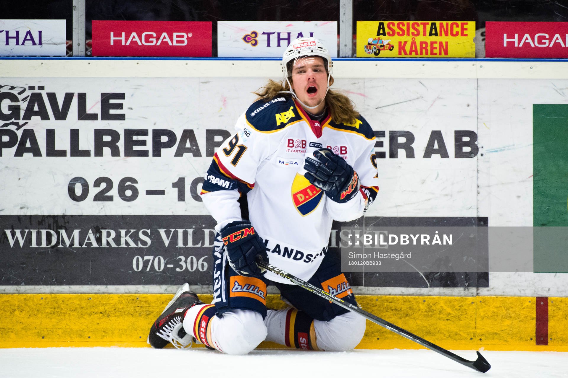 Djurgårdens Axel Jonsson Fjällby har ont