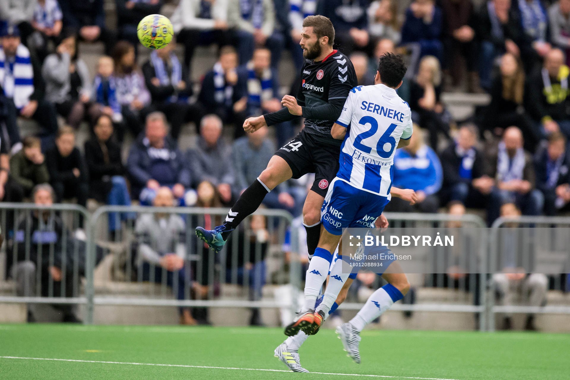 Ålborgs Pavol Safranko vinner en nickduell med IFK