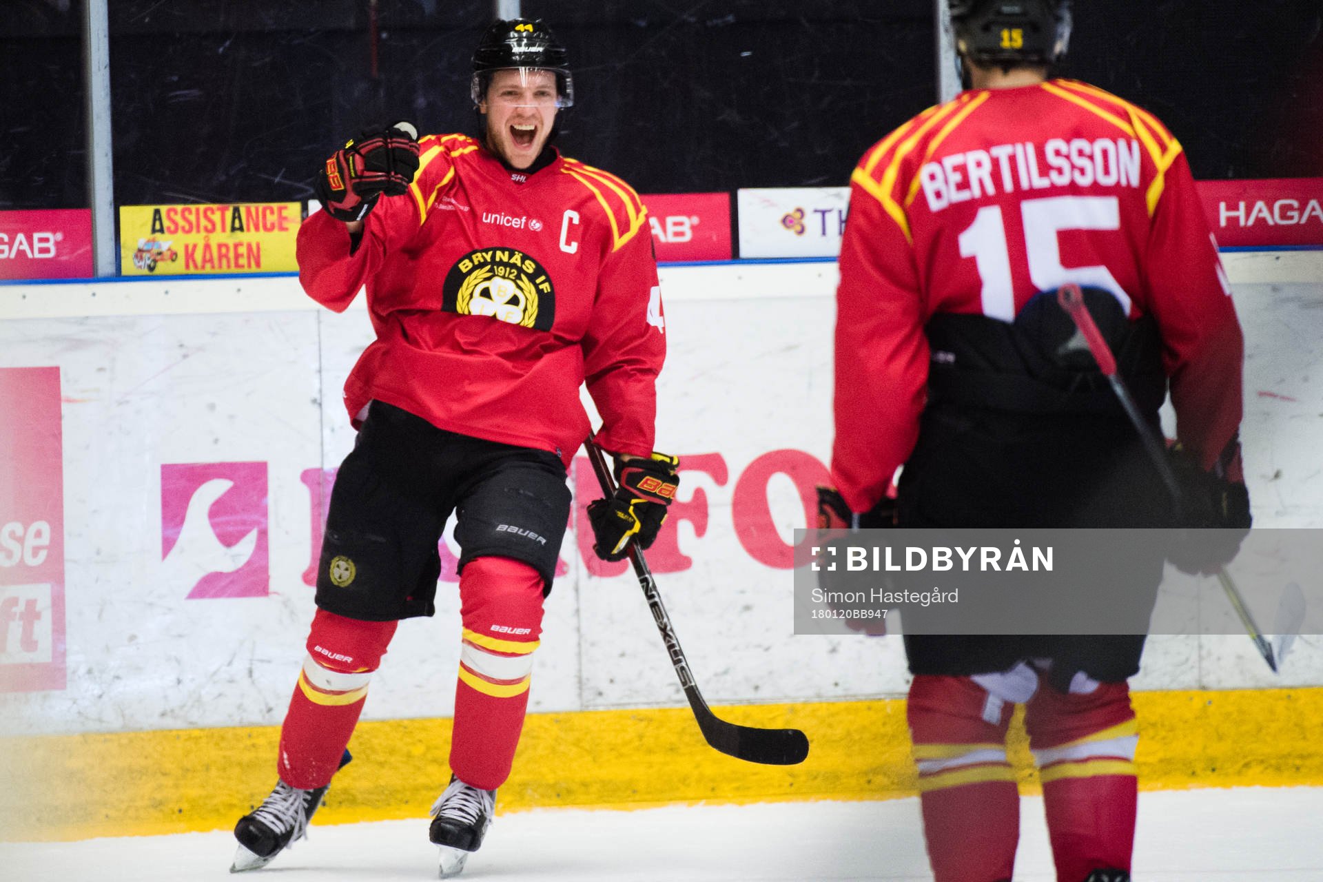 Brynäs Jacob Blomqvist jublar med Simon Bertilsson