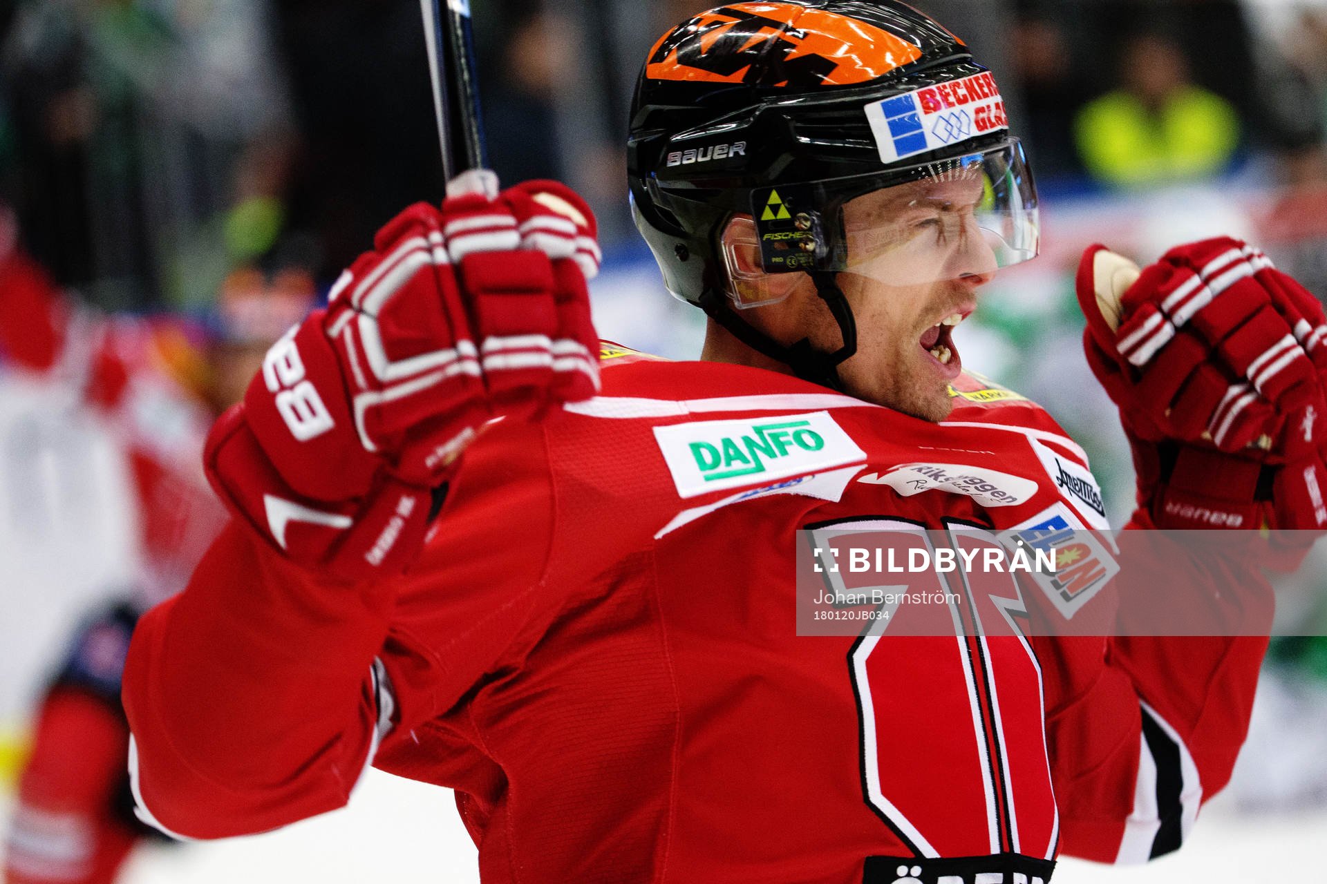 Örebros Kalle Olsson jublar