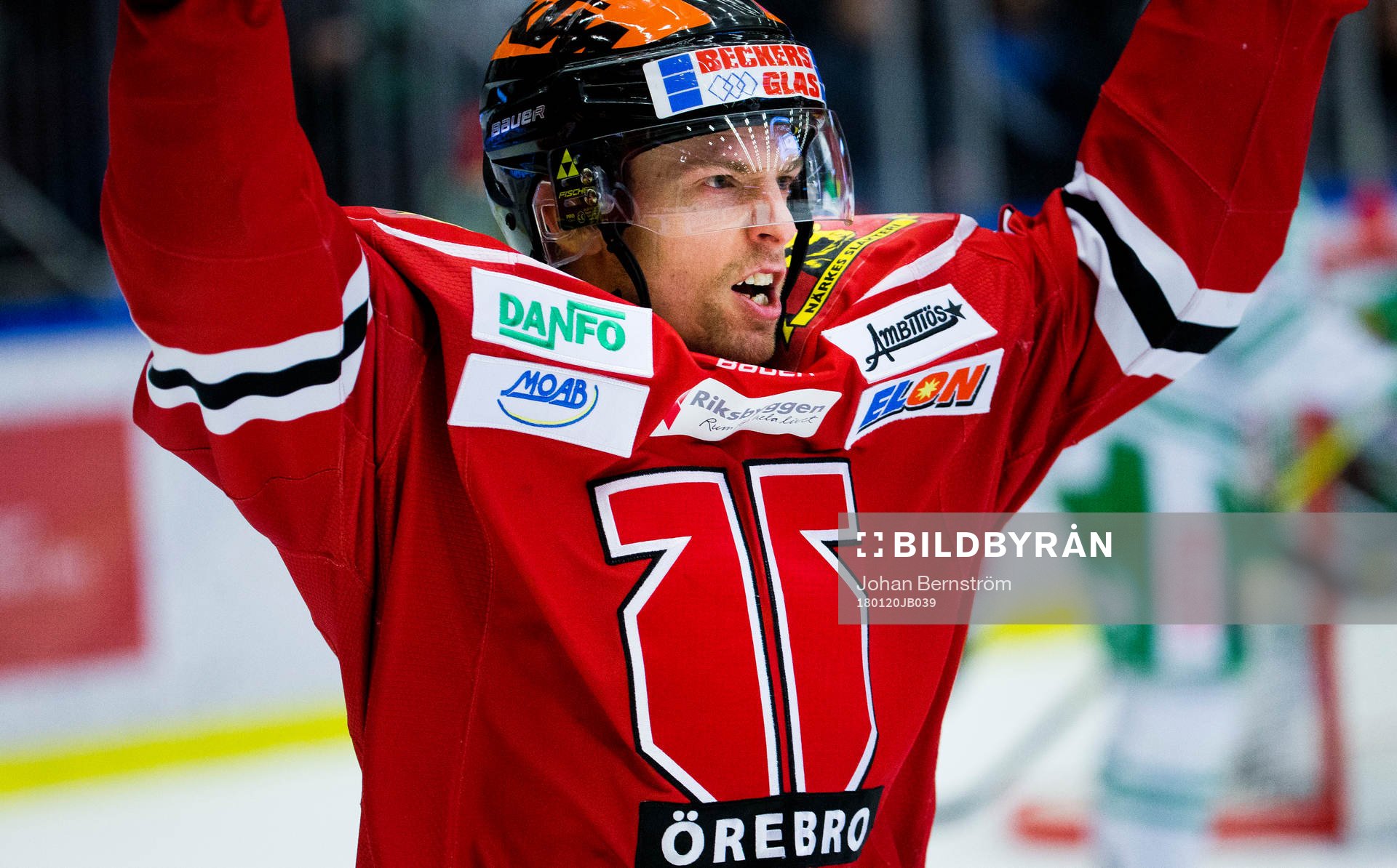 Örebros Kalle Olsson jublar vid 2-1