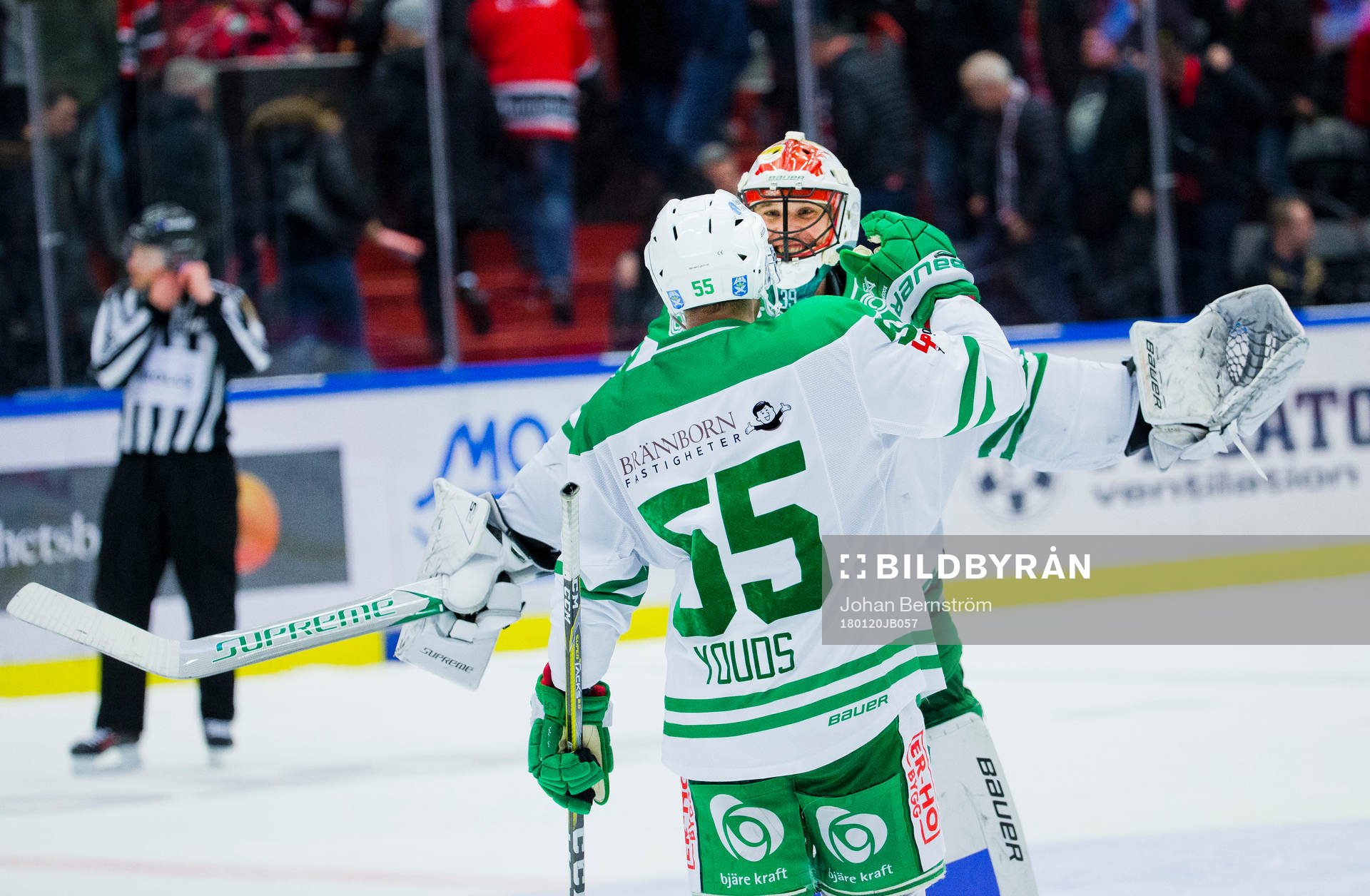 Rögles Ben Youds gör 2-3 och jublar med Rögles målvakt