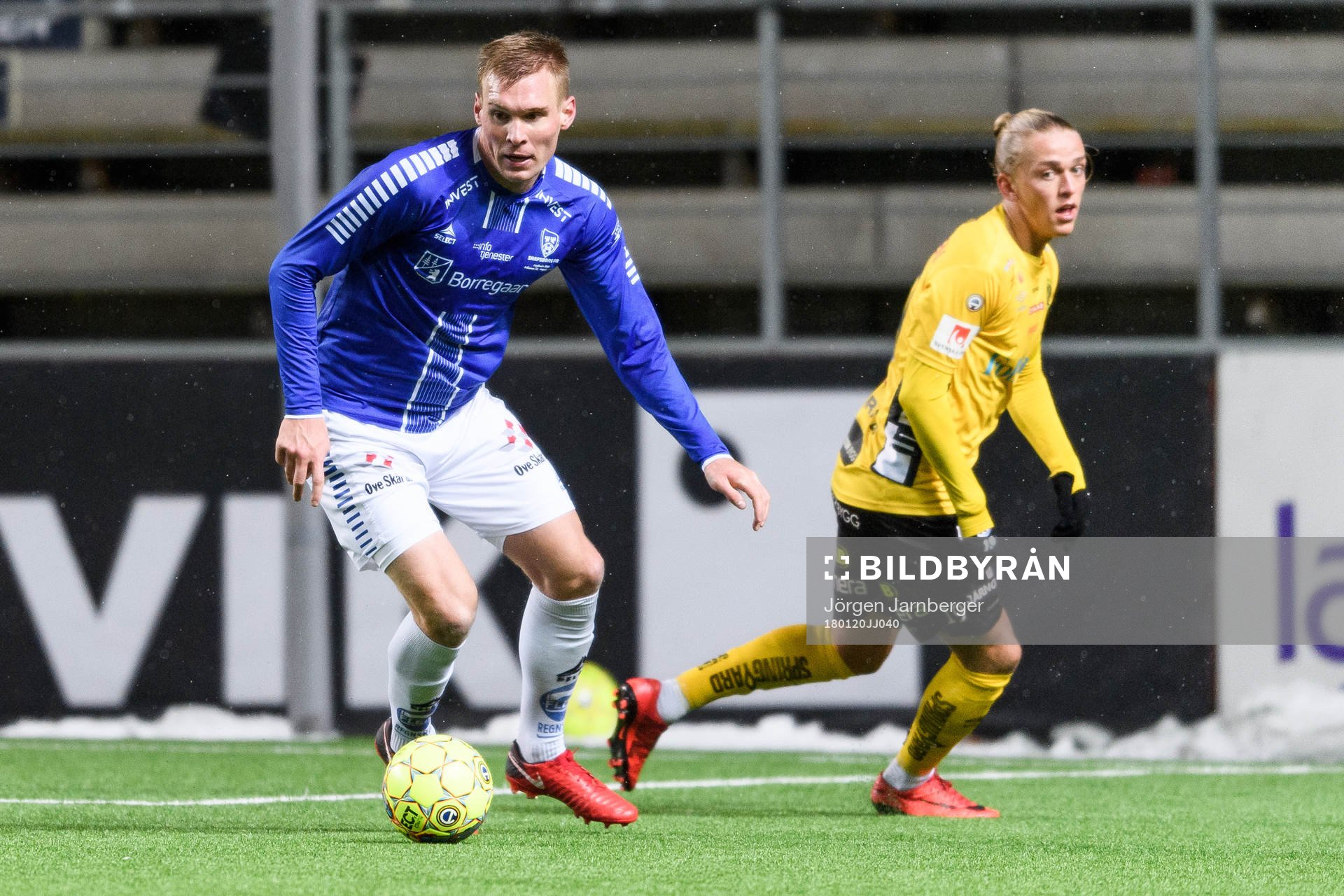 Sarpsborgs Jonas Taam med Elfsborgs Jesper Karlsson i