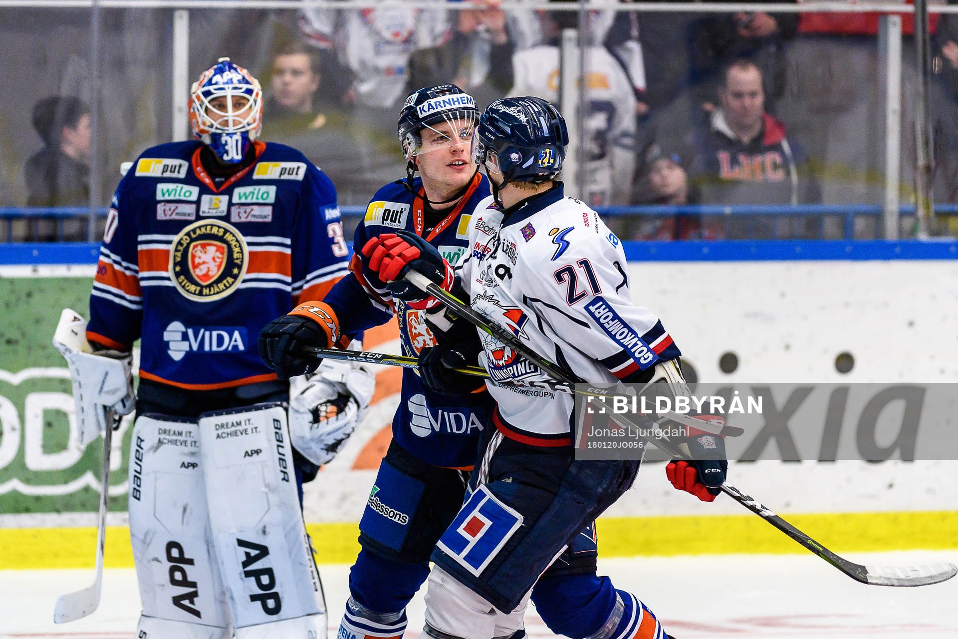 Gruff mellan Växjös Oliver Bohm och Linköpings Emil