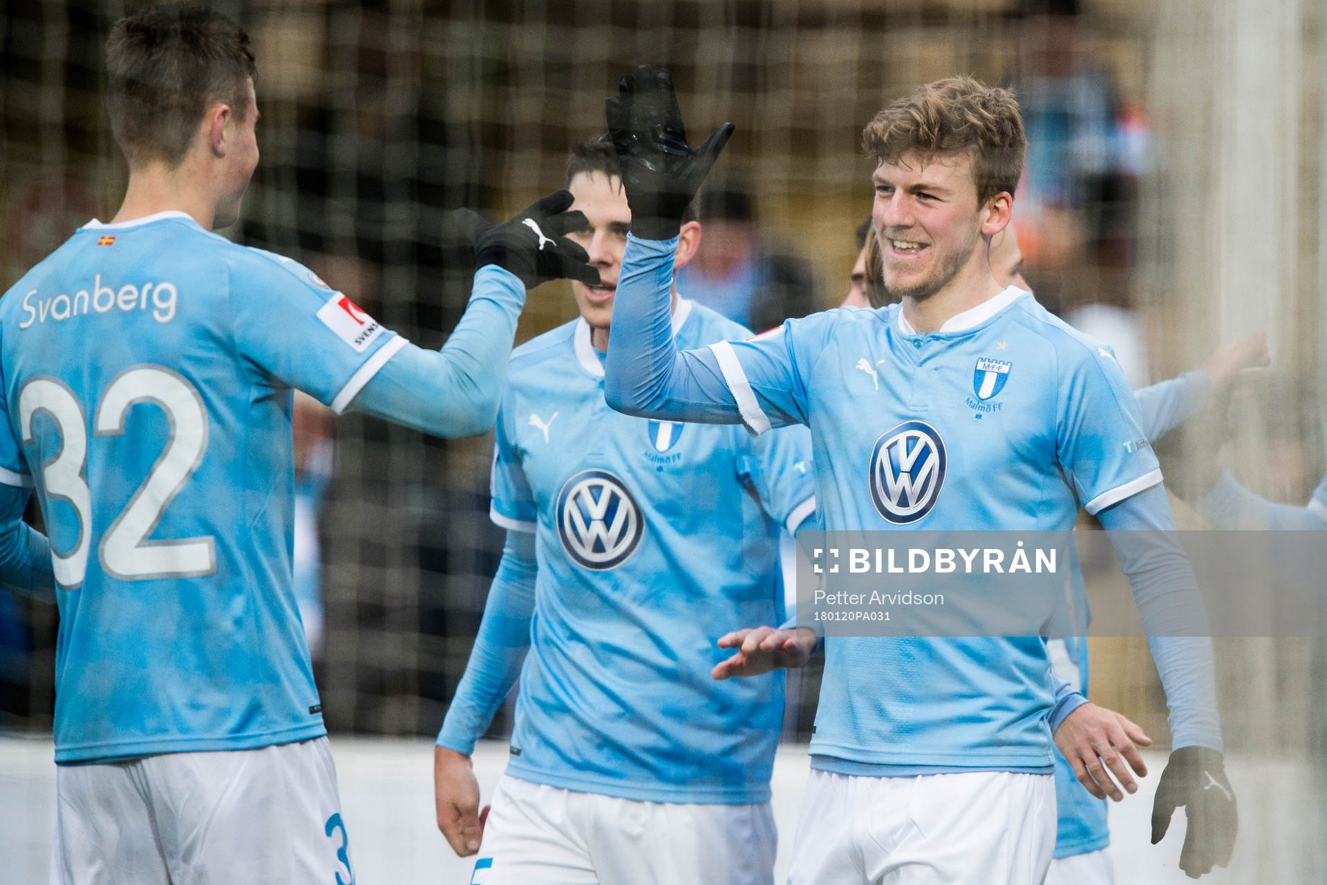 Malmö FFs Teddy Bergqvist jublar med Mattias Svanberg efter sitt 1-0 mål under en träningsmatch i fotboll mellan Malmö FF och Fremad Amager den 20 januari 2018 i Malmö.