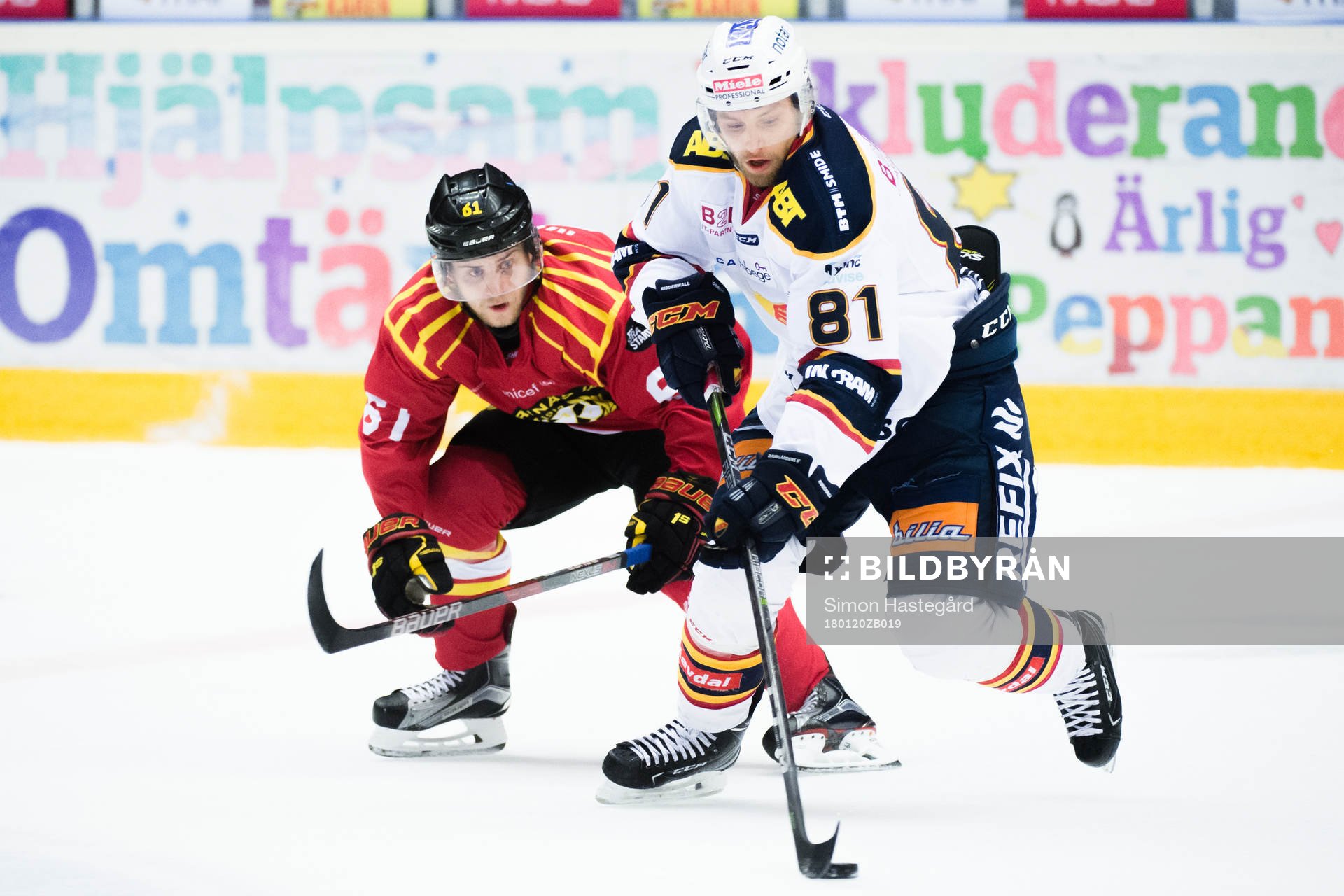 Brynäs Juuso Ikonen och Djurgårdens Calle Ridderwall