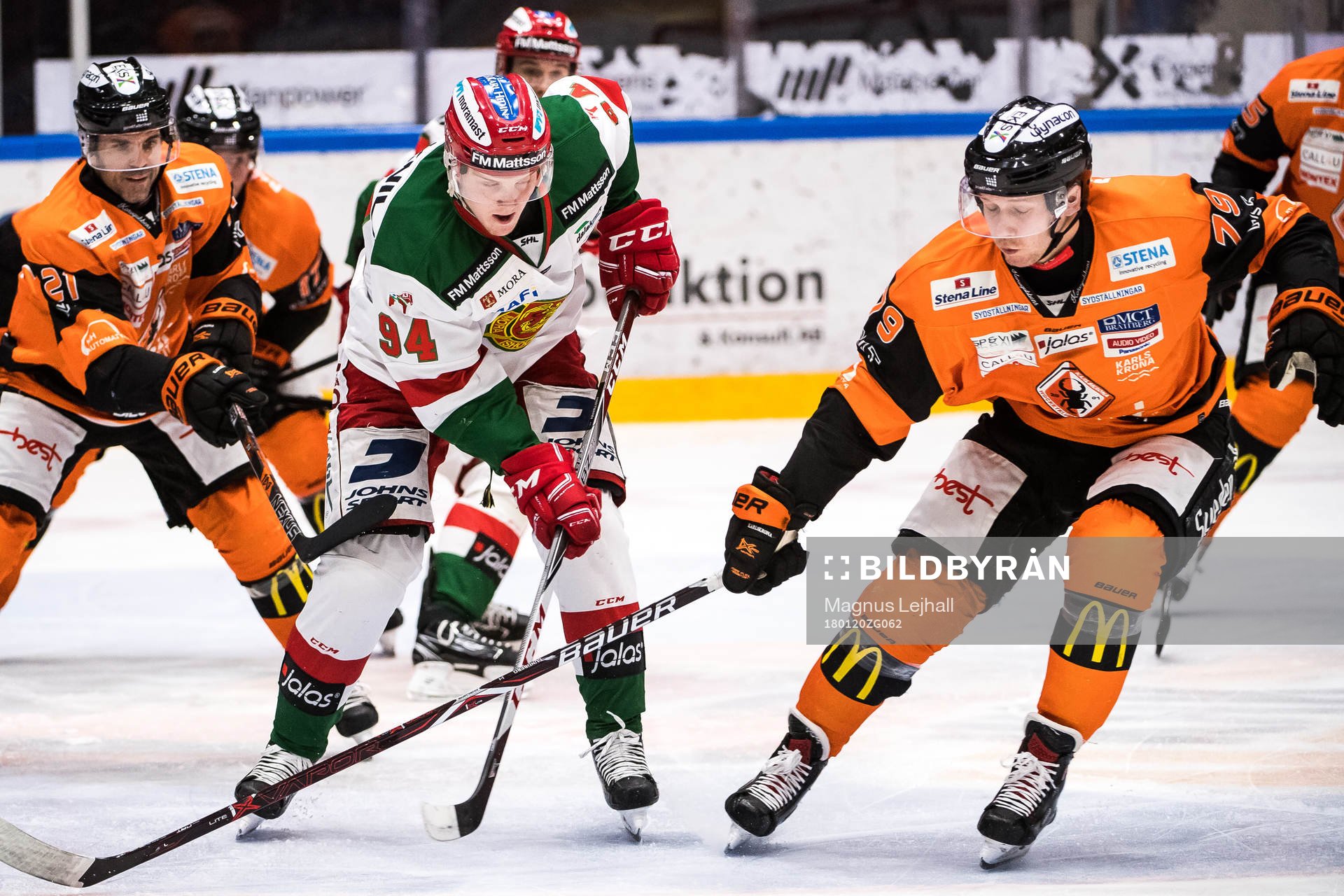 Moras Sebastian Hartmann  och Karlskronas Emil Lundberg