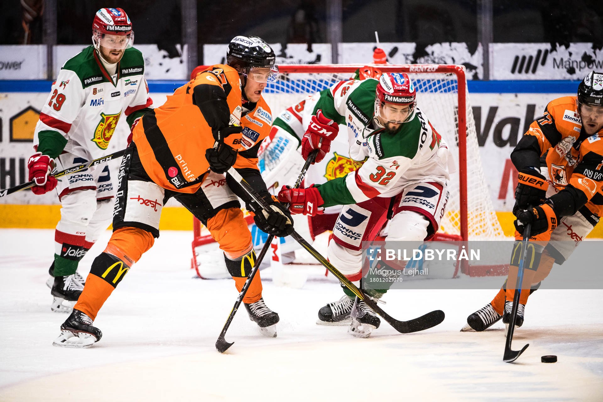 Karlskronas Carl Persson, Moras Daniel Grillfors  och