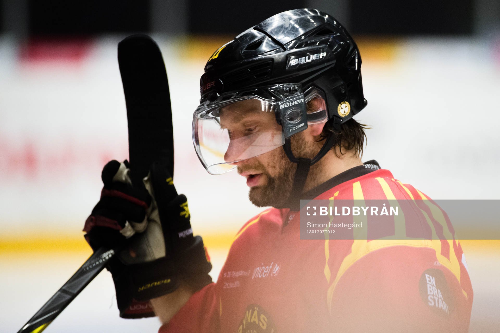 Brynäs Jonathan Granström nder ishockeymatchen i SHL