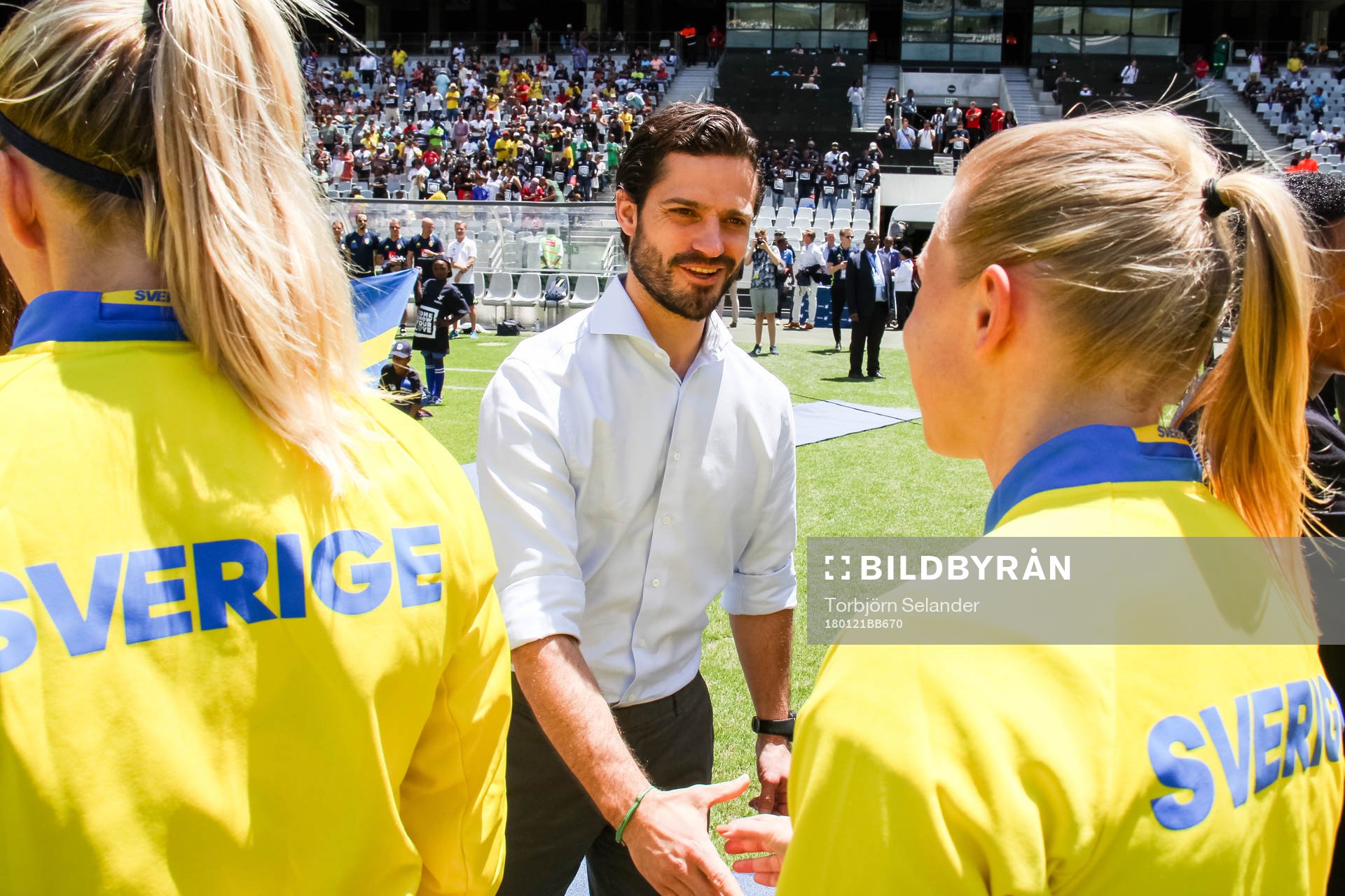 Prins Carl Philip och Prinsessan Sofia träffar spelarna