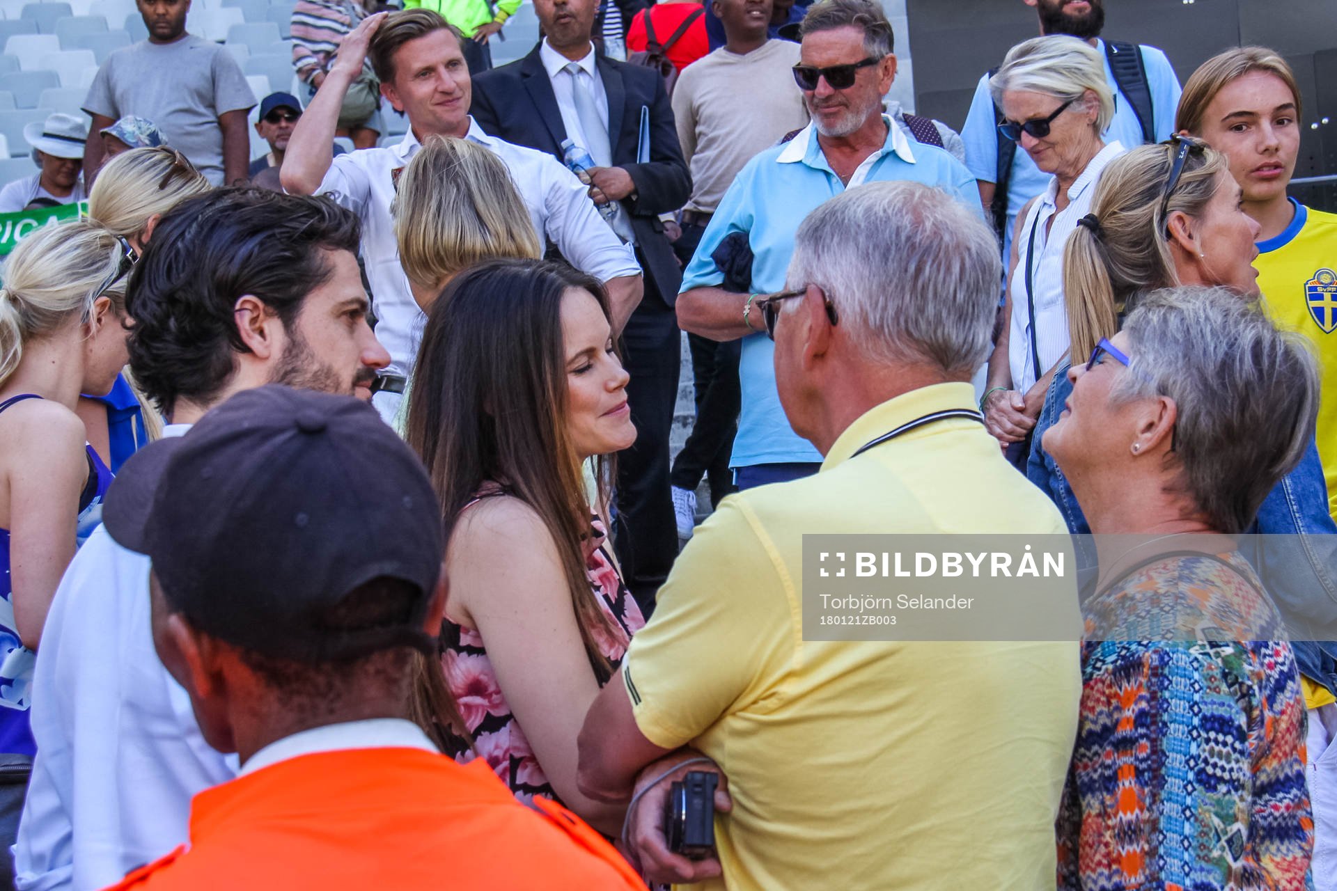 Prins Carl Philip och Prinsessan Sofia efter en träningslandskamp i fotboll mellan Sverige och Sydafrika den den 21 januari 2018 i Kapstaden.