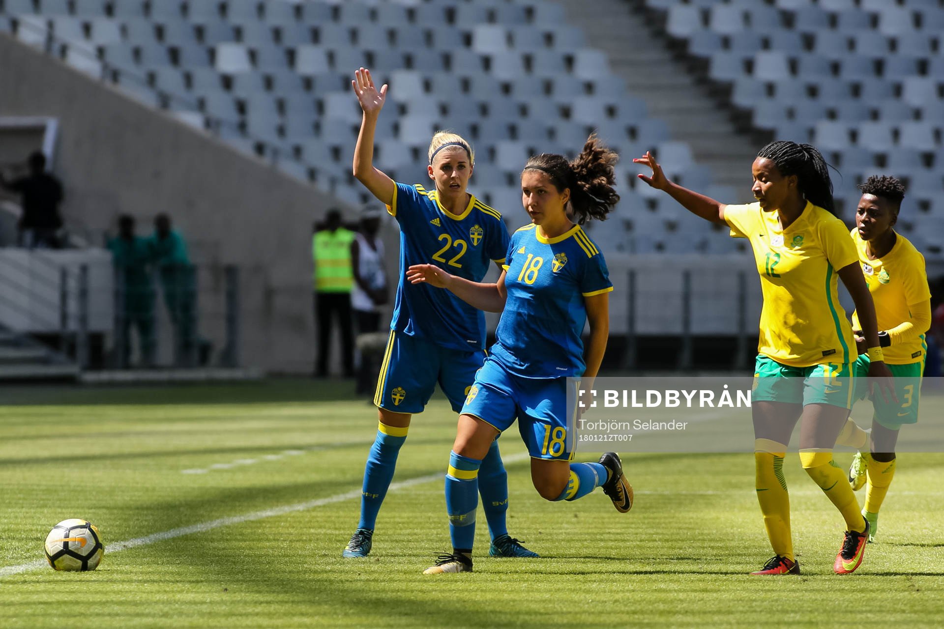 Sveriges Olivia Schough och Loreta Kullashi
