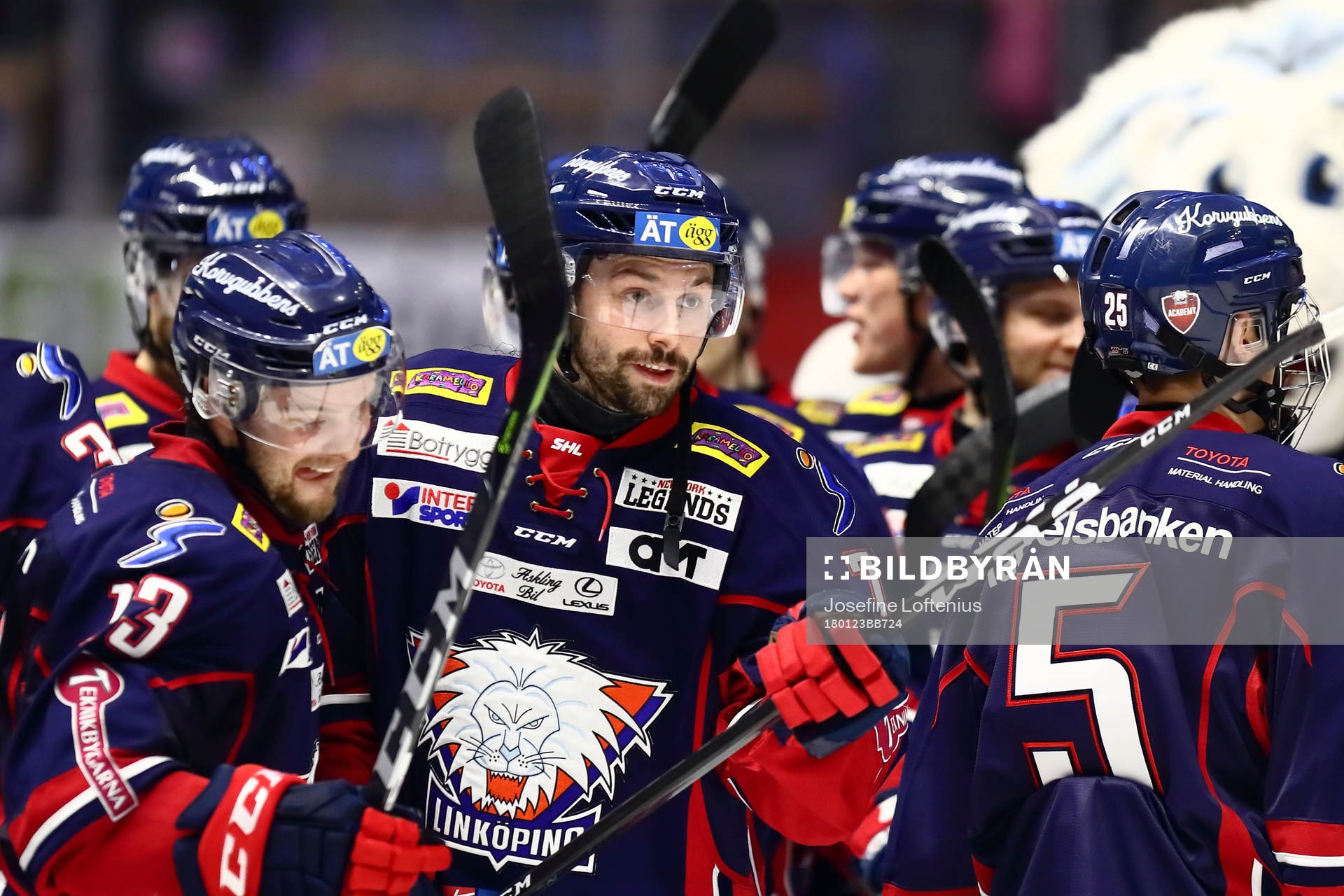 Linköpings Daniel Olsson Trkulja och Andrew Gordon jublar