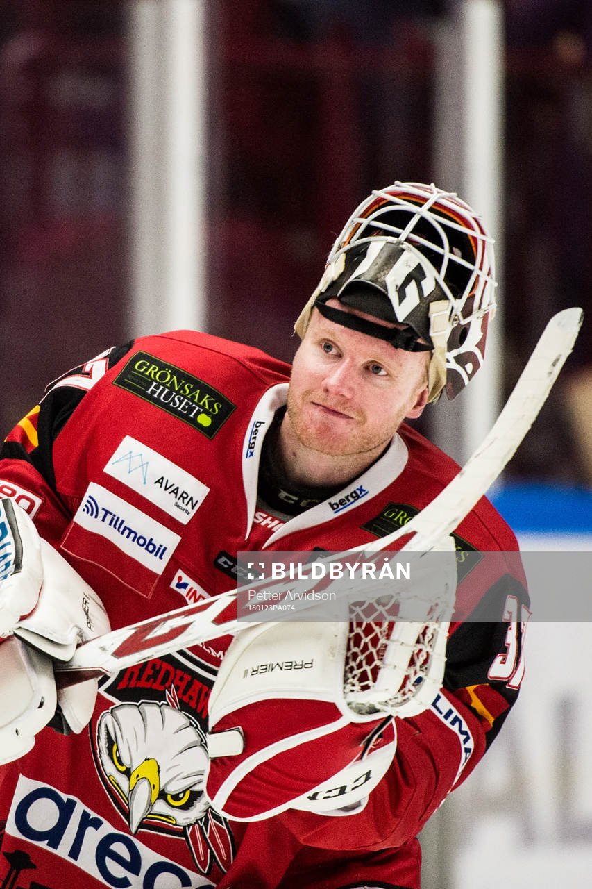Malmö Redhawks målvakt Jonas Gunnarsson tackar publiken