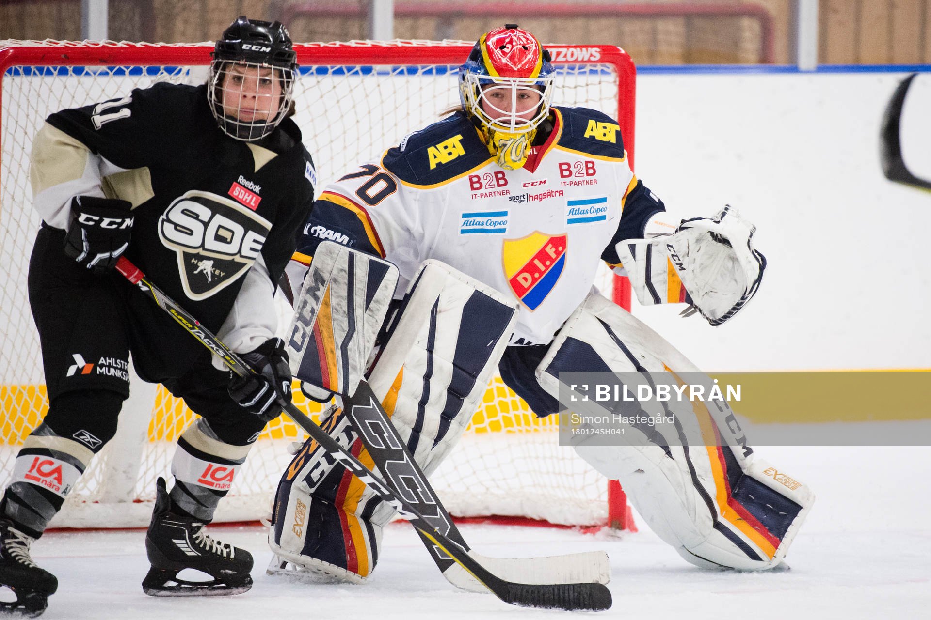s Phoebe Staenz och Djurgårdens målvakt Lovisa Berndtsson