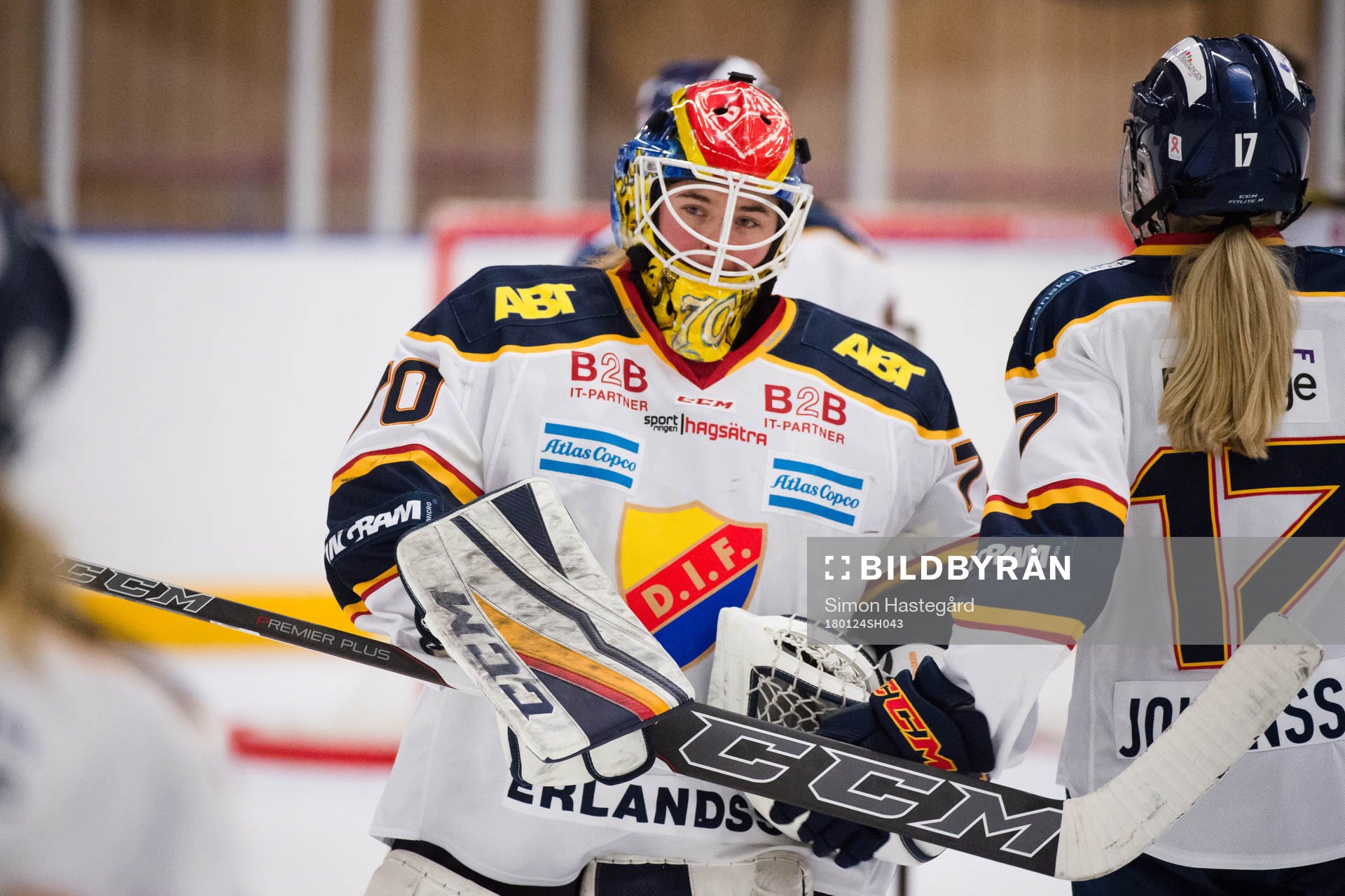 Djurgårdens målvakt Lovisa Berndtsson jublar