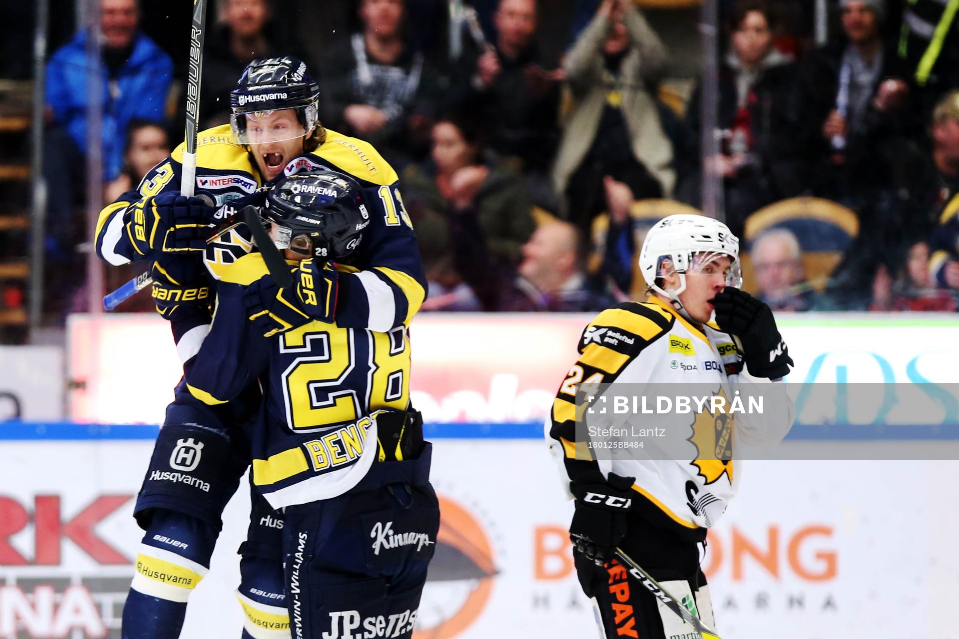 s Oscar Sundh och Anton Bengtsson jublar