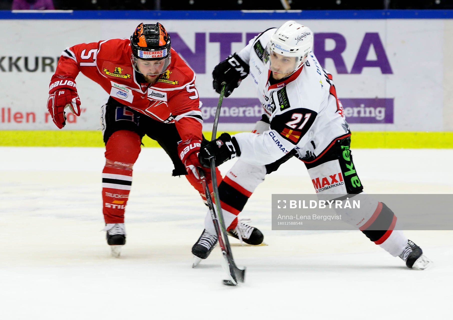 Örebros Gustav Franzén och Malmö Redhawks Andy Miele