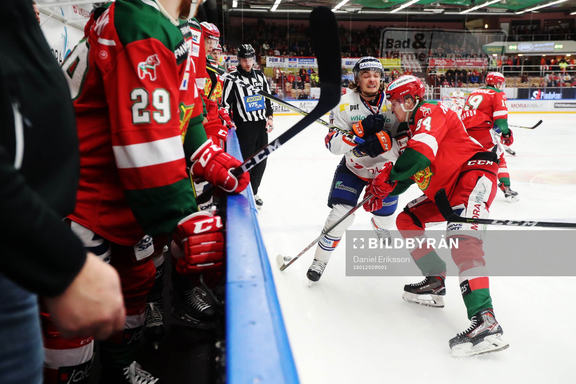 Moras Sebastian Hartmann tacklar