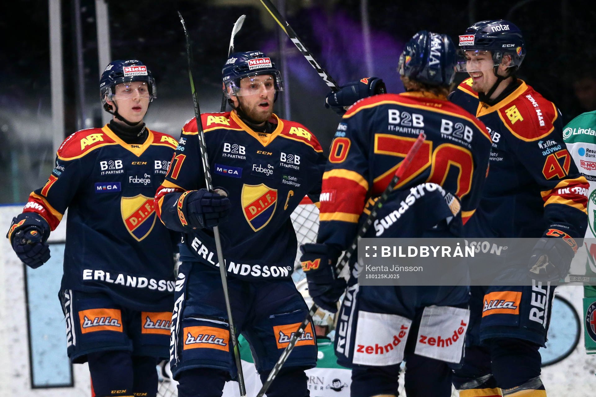 Djurgårdens Calle Ridderwall jublar med Linus Johansson,