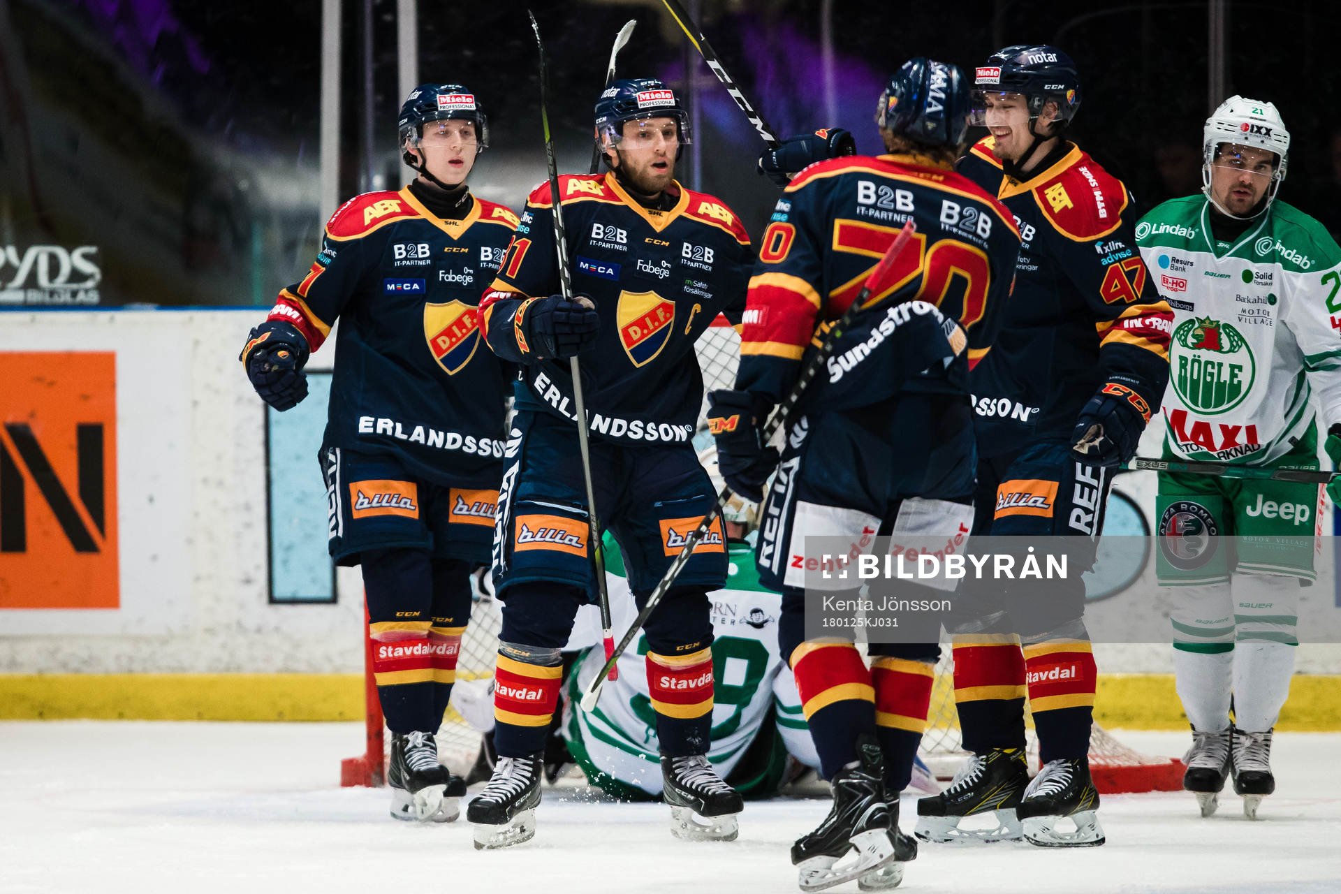 Djurgårdens Calle Ridderwall jublar med Linus Johansson,
