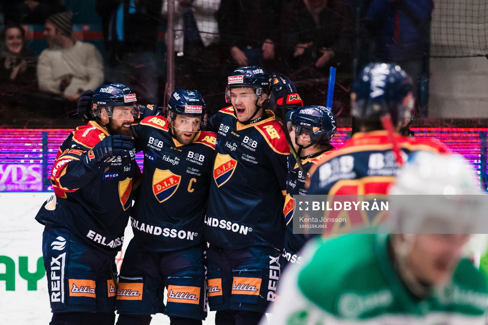 Djurgårdens Calle Ridderwall jublar med Mikael Ahlén och