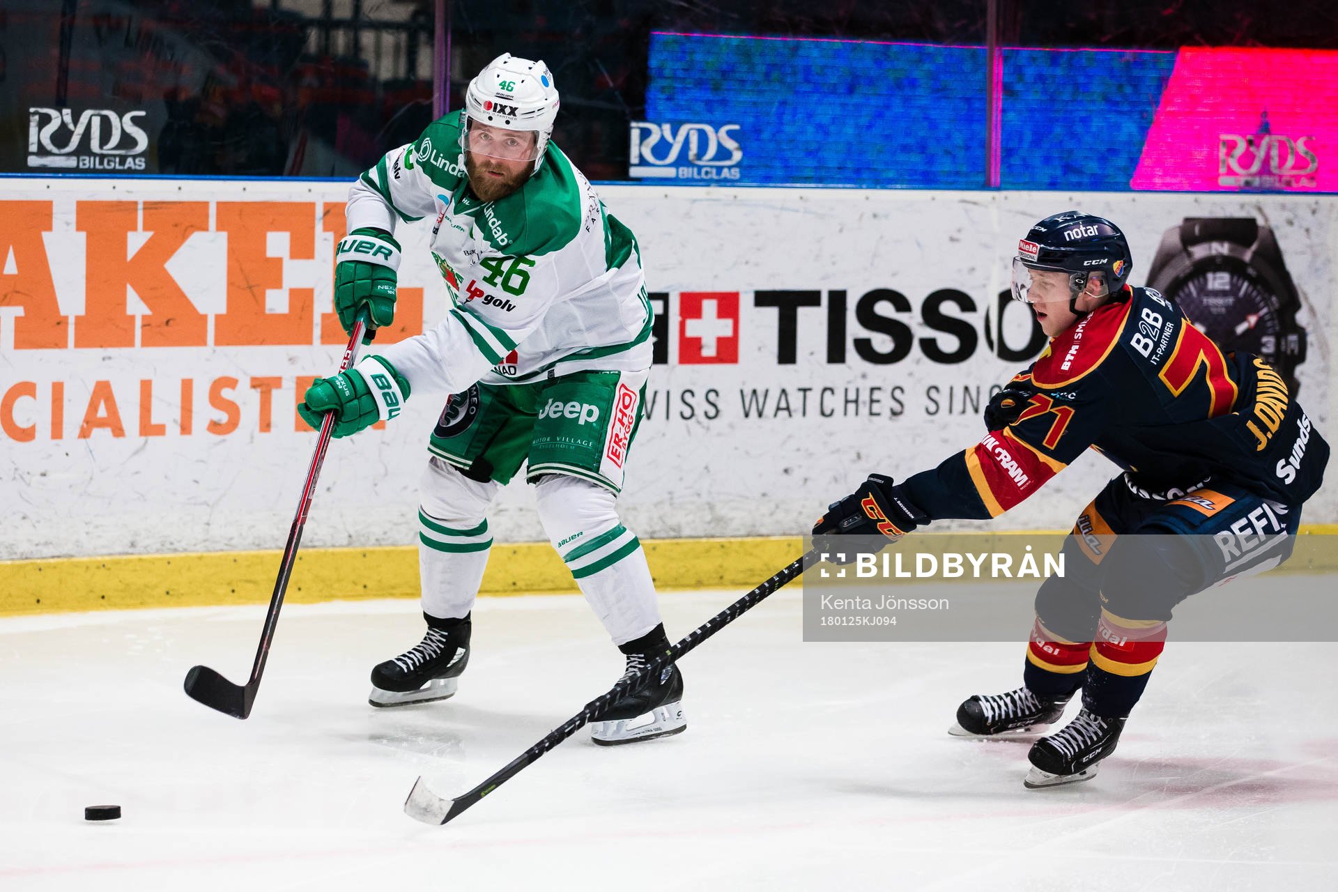 Rögles Janne Jalasvaara och Djurgårdens Jonathan Davidsson