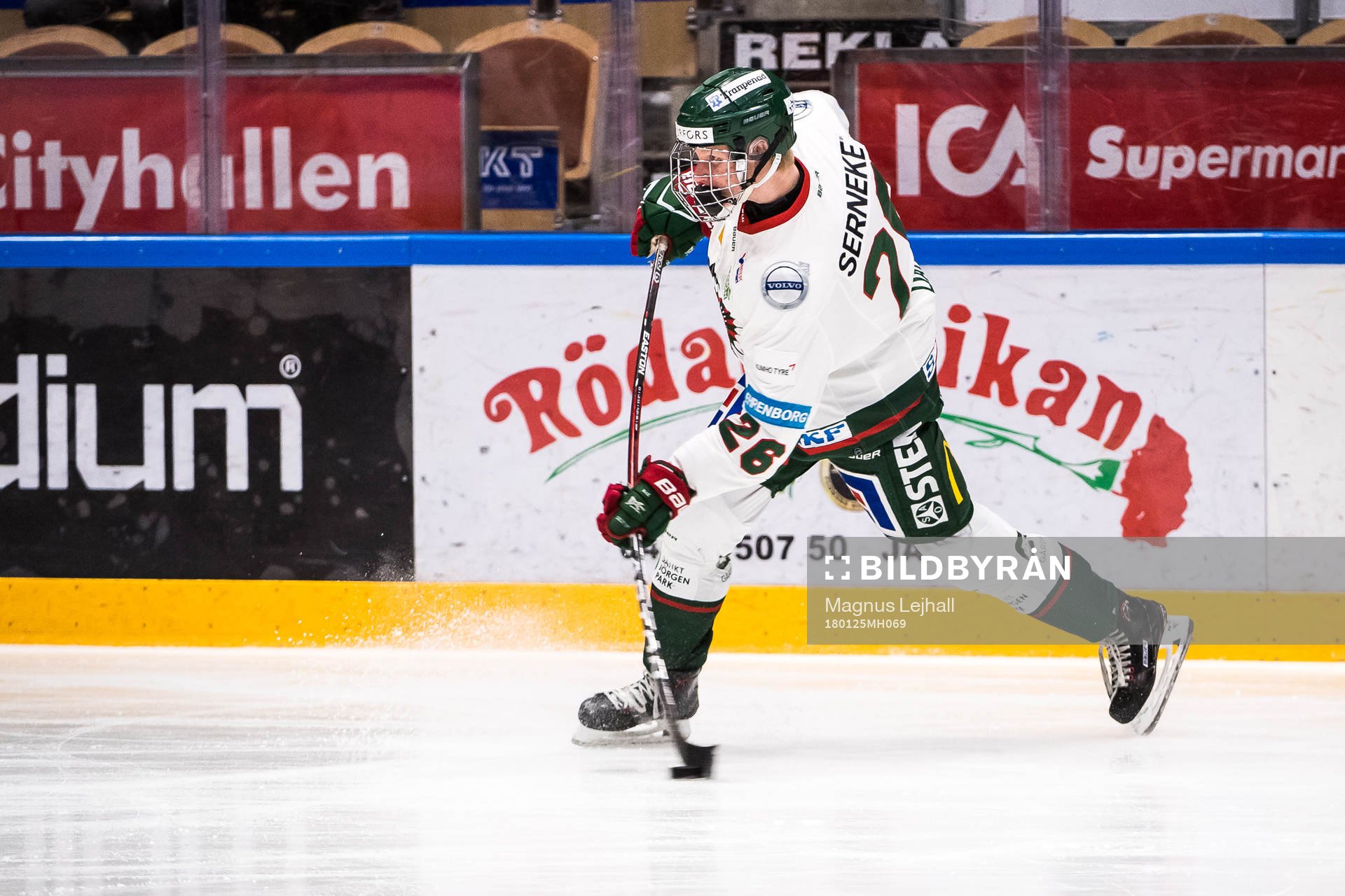 Frölundas Rasmus Dahlin skjuter