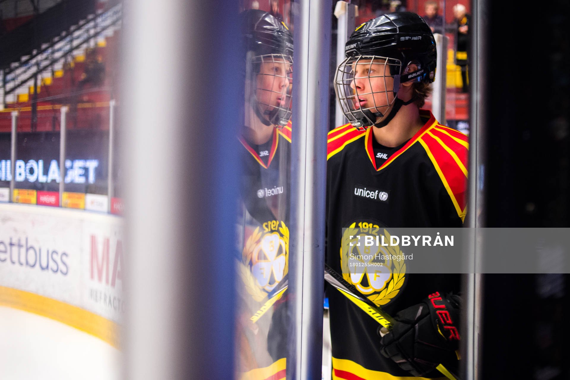 Brynäs Adam Boqvist före ishockeymatchen i SHL mellan
