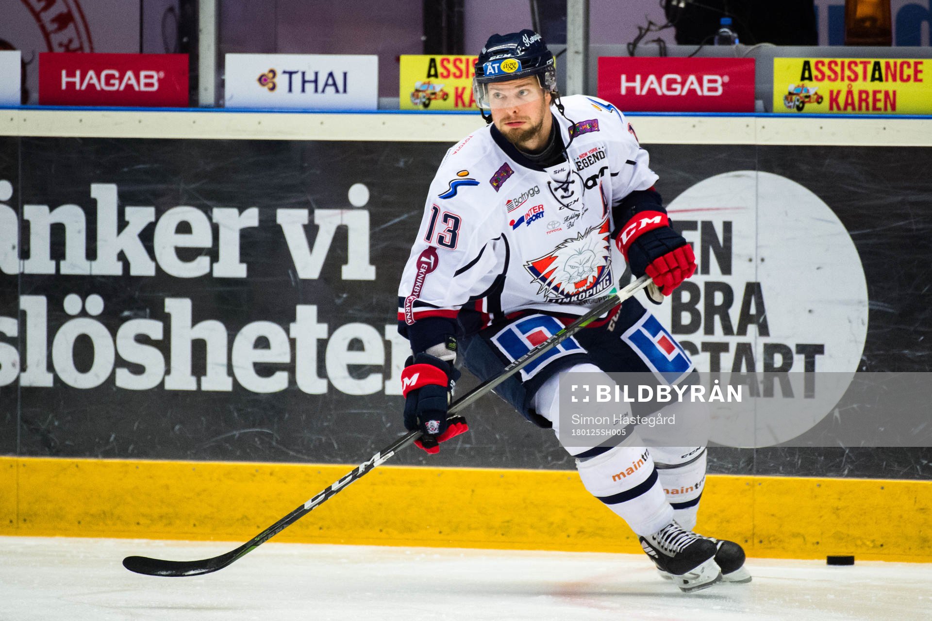 Linköpings Andrew Gordon före ishockeymatchen i SHL
