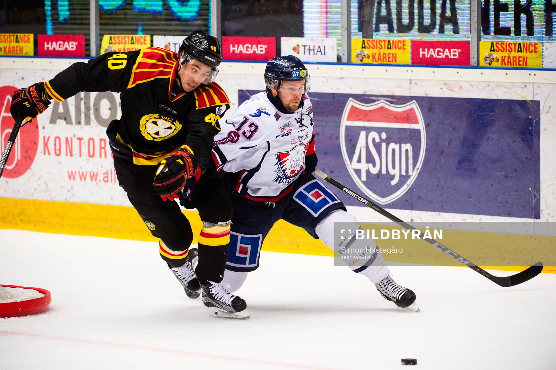 Brynäs Jesper Jensen och Linköpings Andrew Gordon